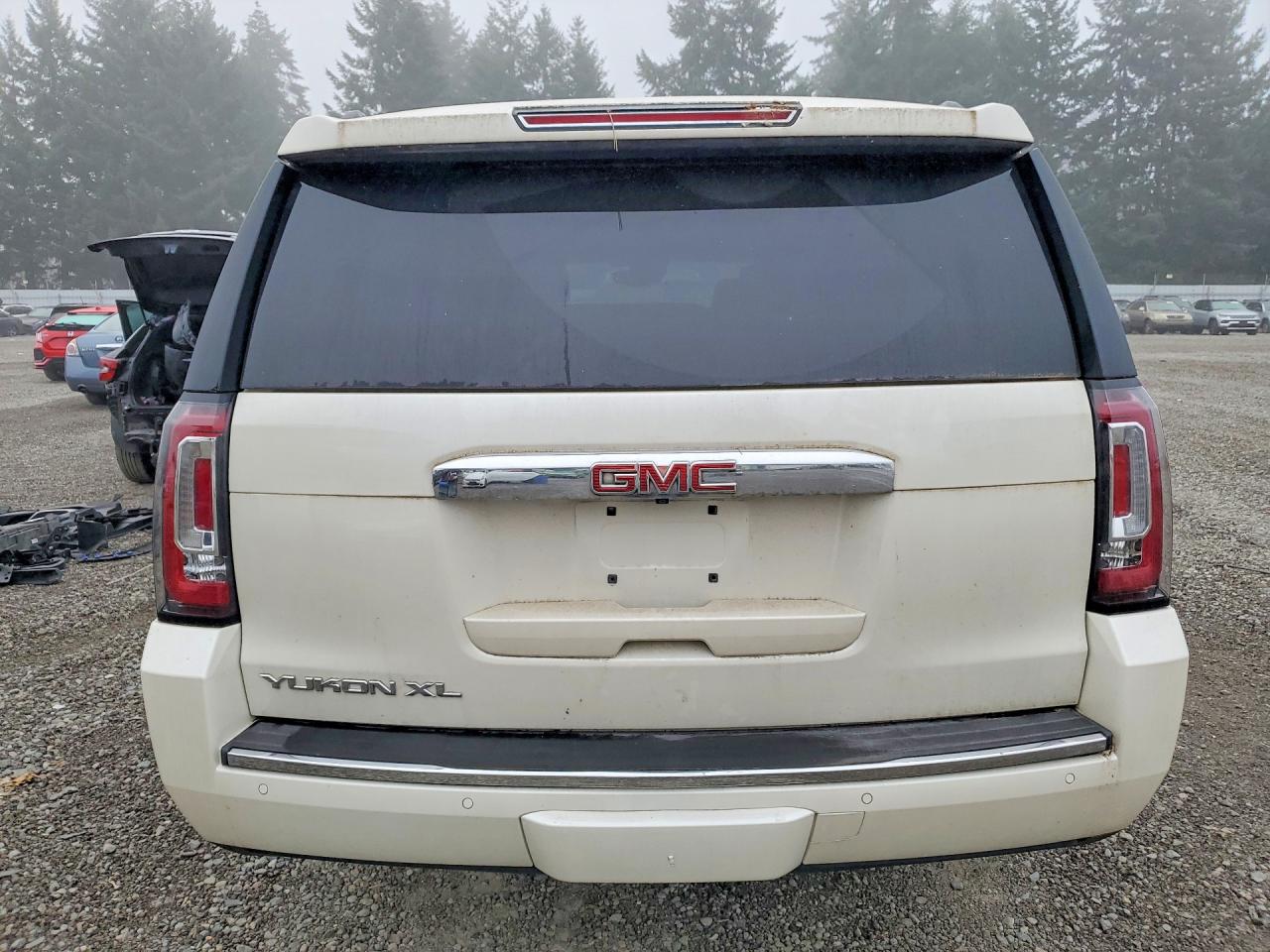 2015 Gmc Yukon Xl Denali Белый vin: 1GKS2JKJXFR170177