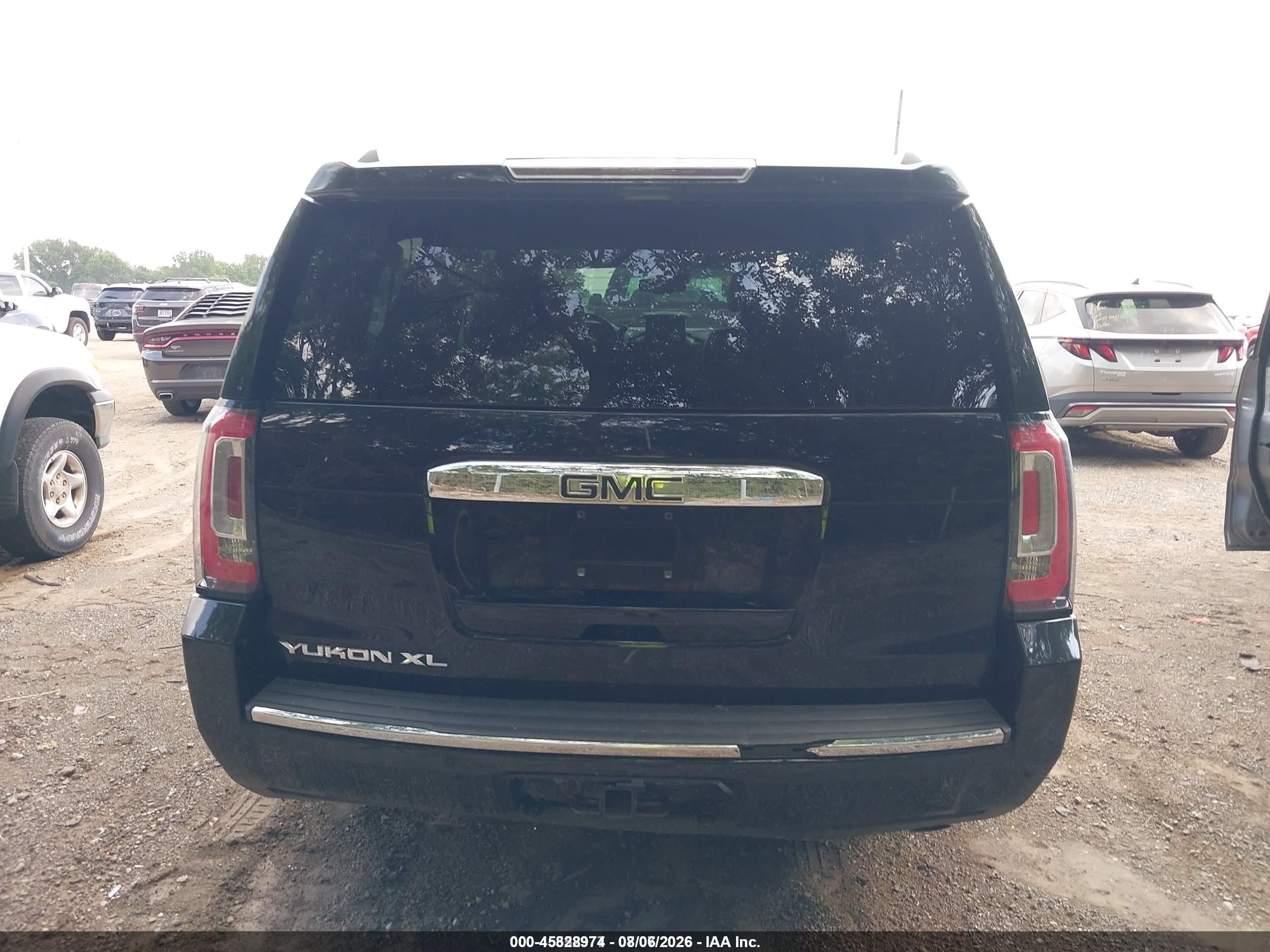 2015 Gmc Yukon Xl 1500 Denali Black vin: 1GKS2JKJXFR541774