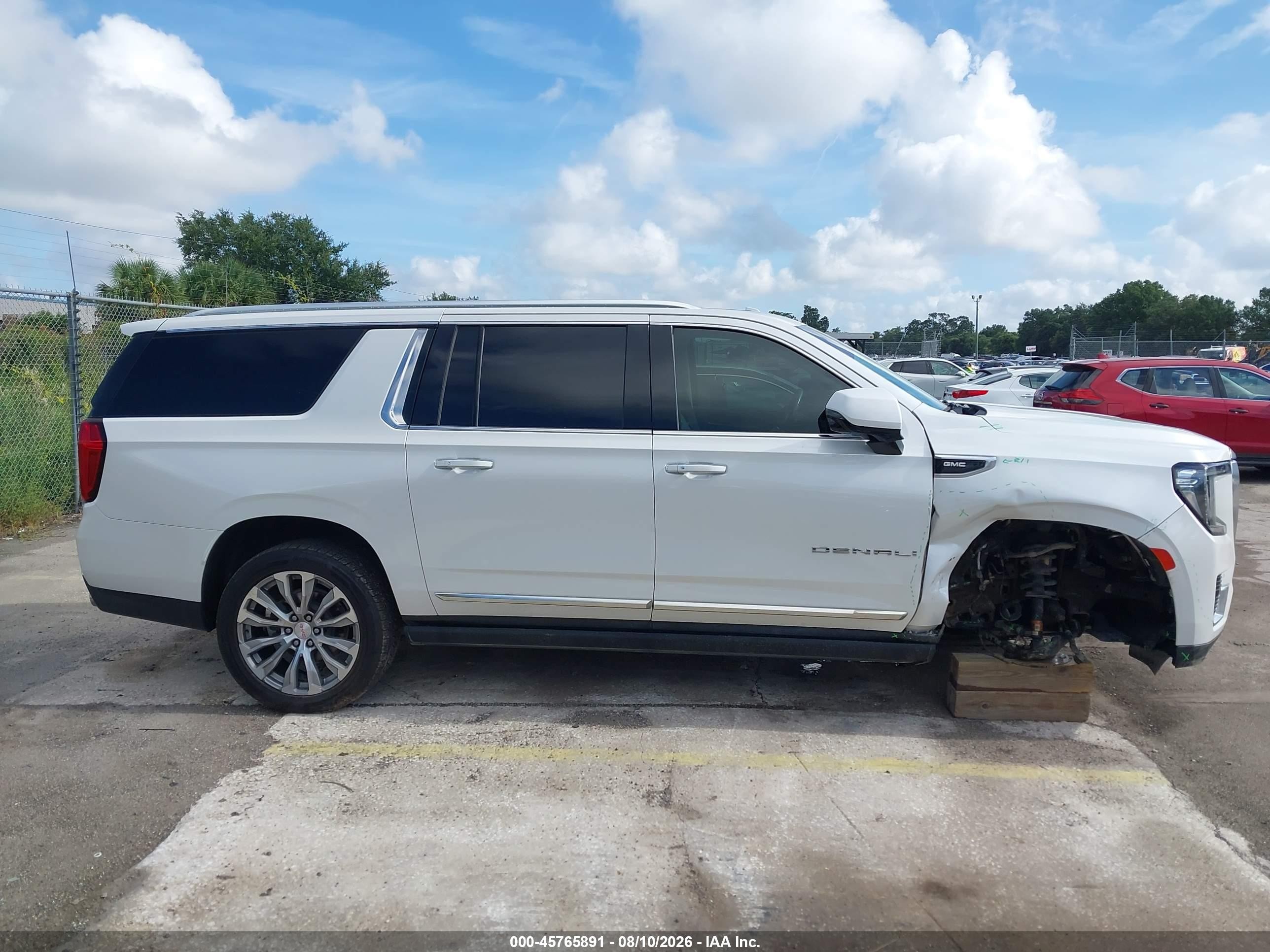 2023 Gmc Yukon Xl 4wd Denali White vin: 1GKS2JKL8PR168382