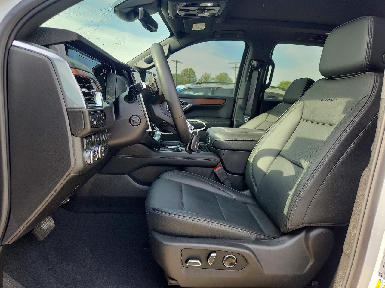 2026 Gmc Yukon Xl Denali White vin: 1GKS2JKL8TR127339