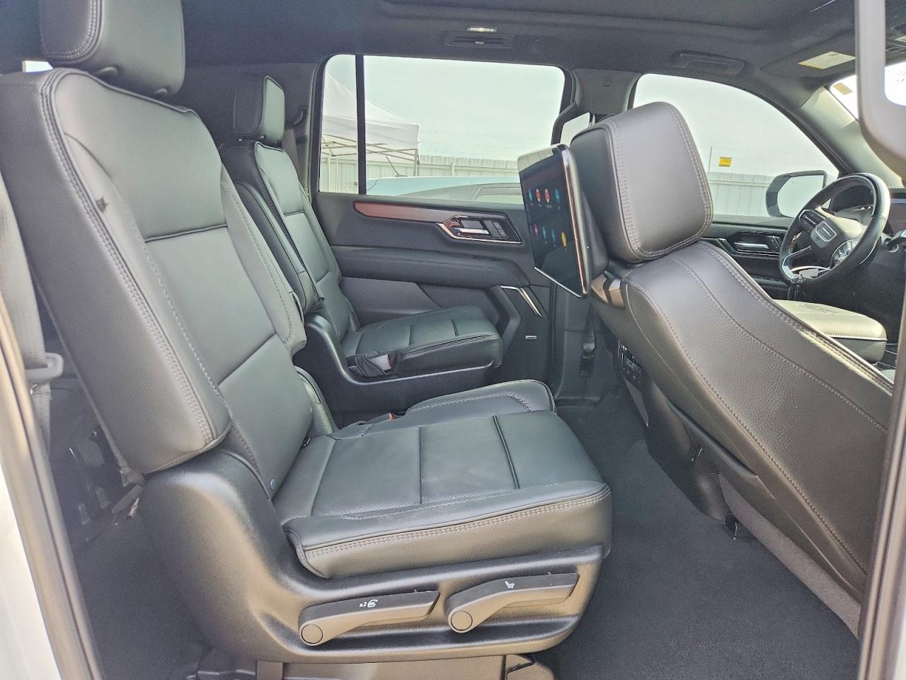 2026 Gmc Yukon Xl Denali White vin: 1GKS2JKL8TR127339