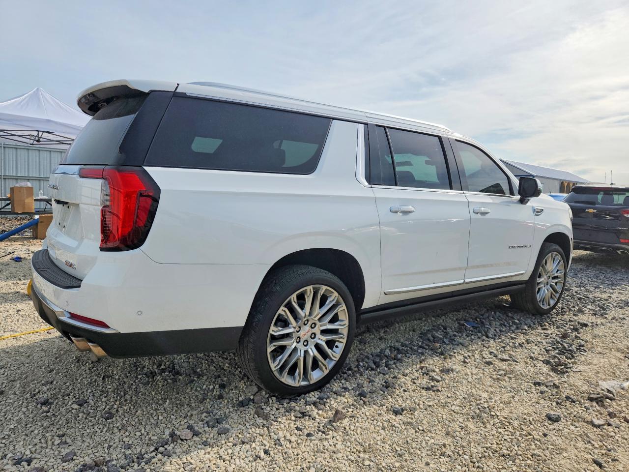 2026 Gmc Yukon Xl Denali White vin: 1GKS2JKL8TR127339