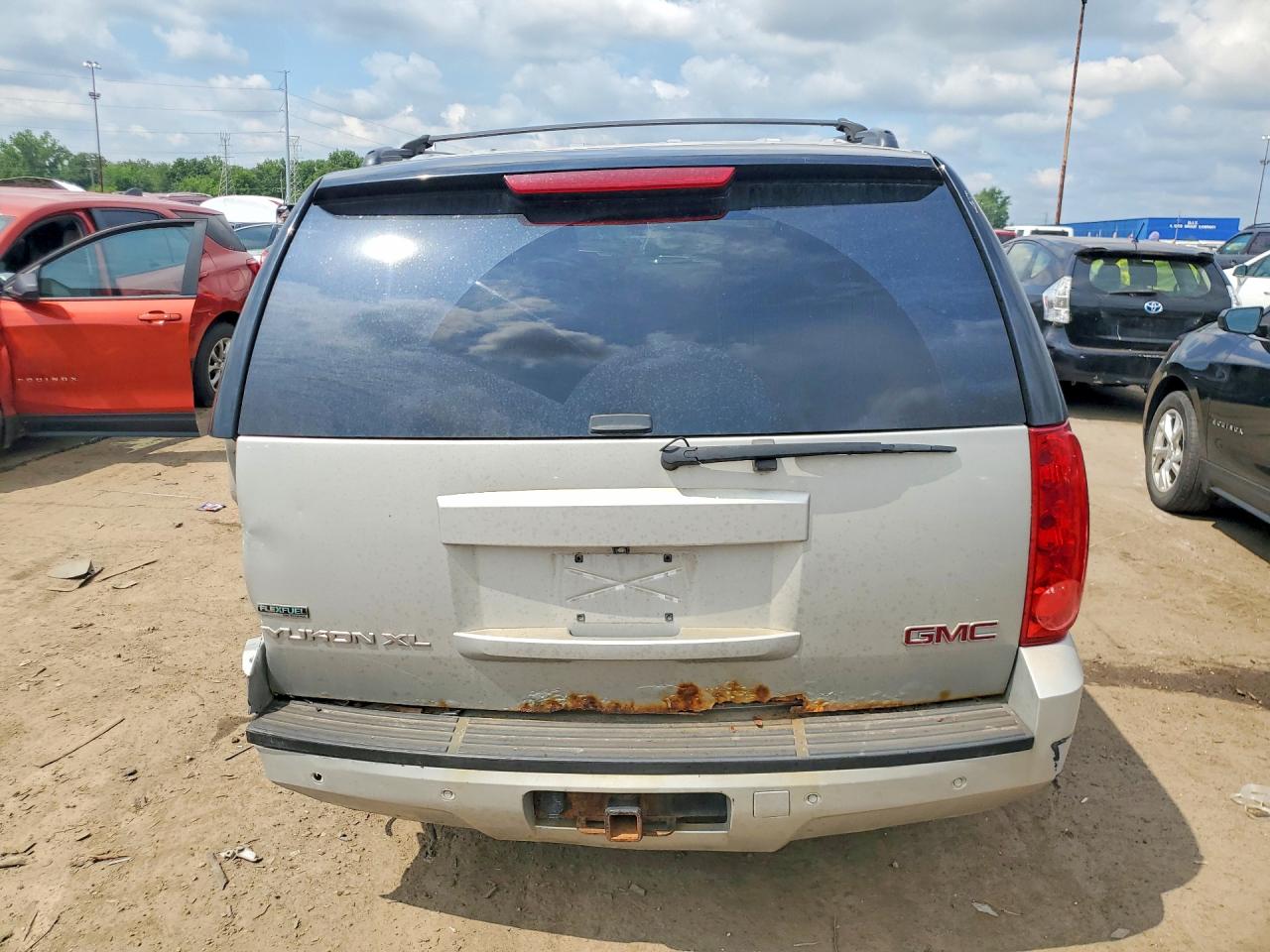 2011 Gmc Yukon Xl K1500 Slt White vin: 1GKS2KE33BR328873
