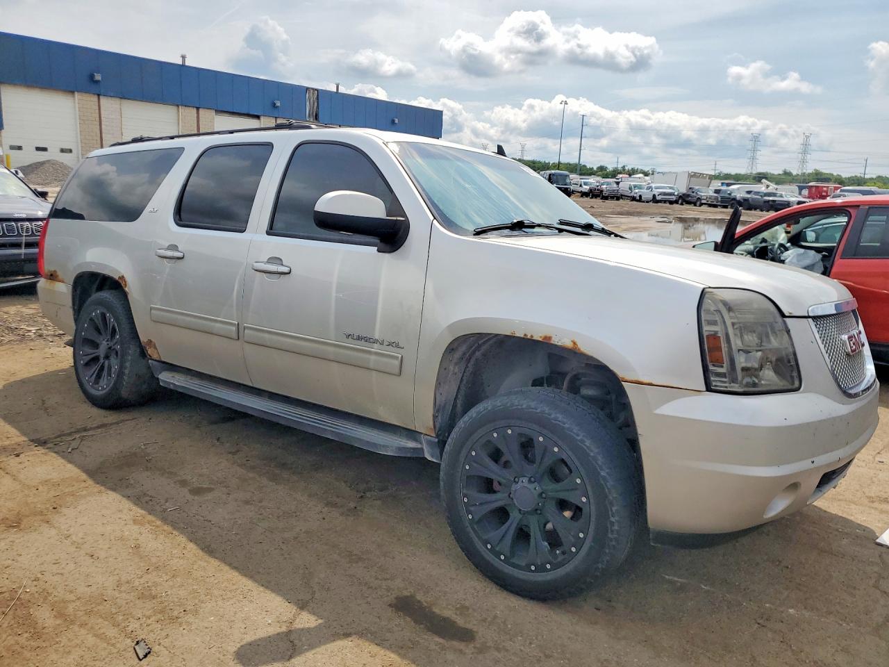 2011 Gmc Yukon Xl K1500 Slt White vin: 1GKS2KE33BR328873