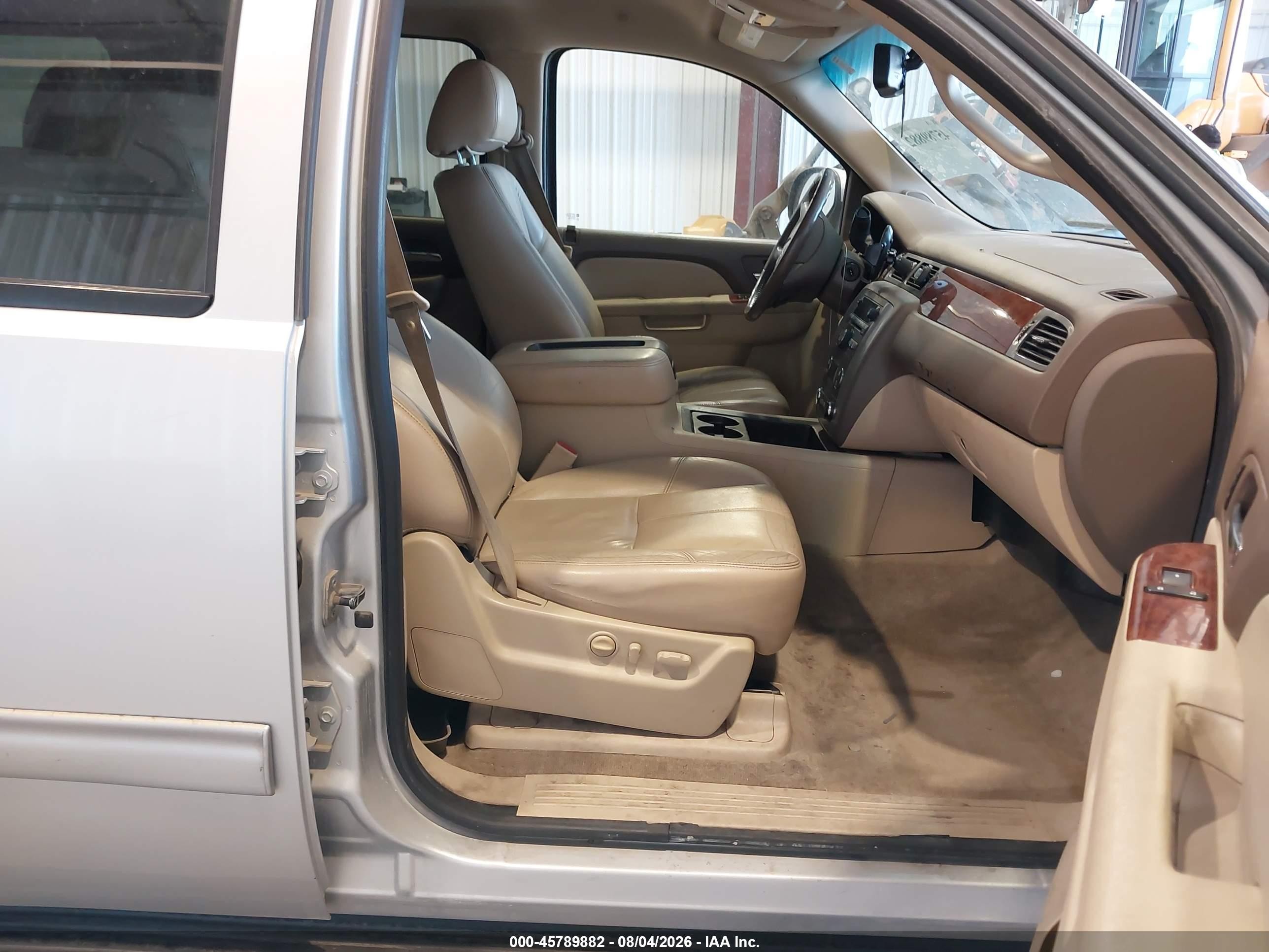 2011 Gmc Yukon Xl 1500 Slt White vin: 1GKS2KE37BR343036