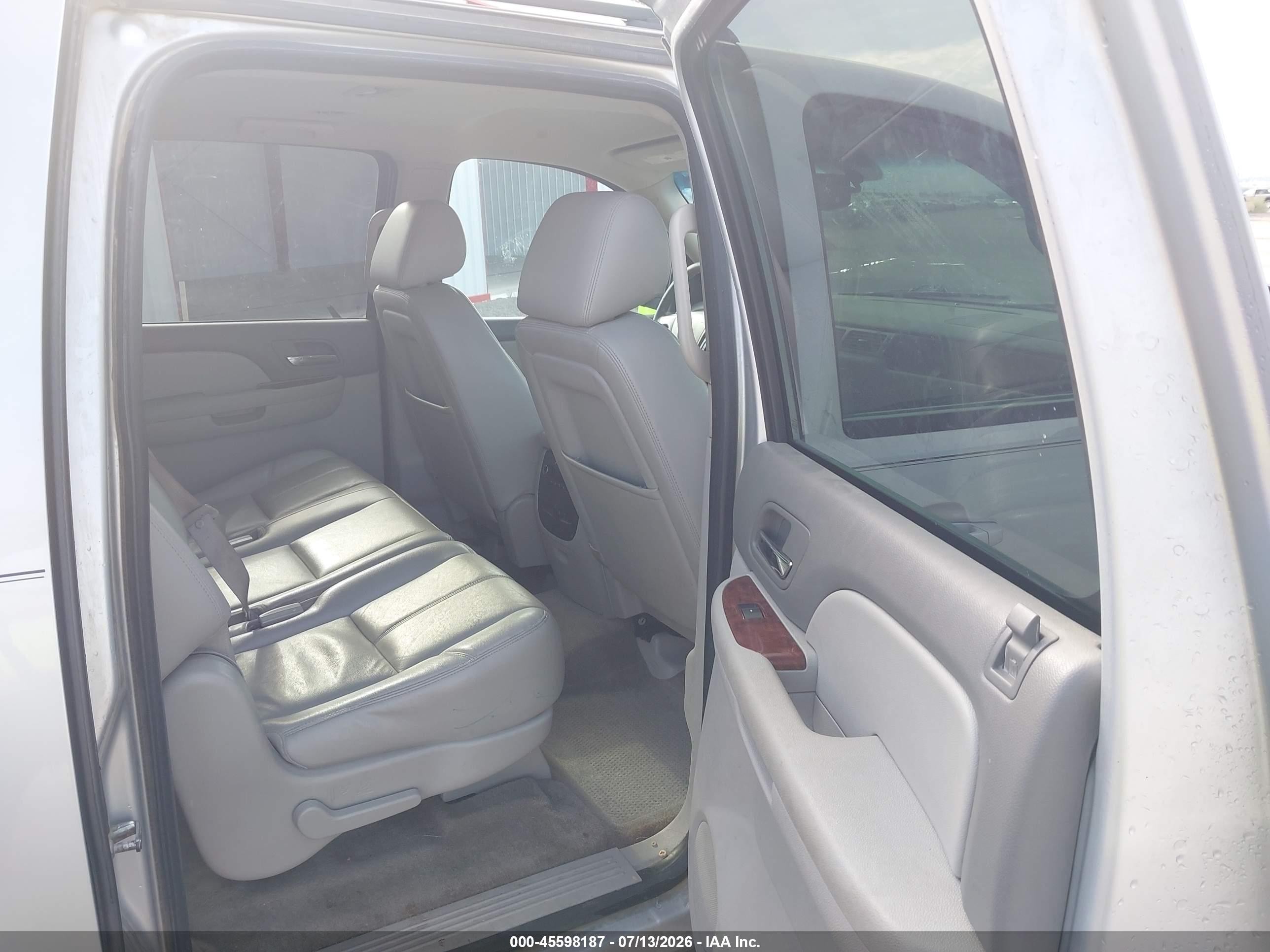 2013 Gmc Yukon Xl 1500 Slt Silver vin: 1GKS2KE71DR112879