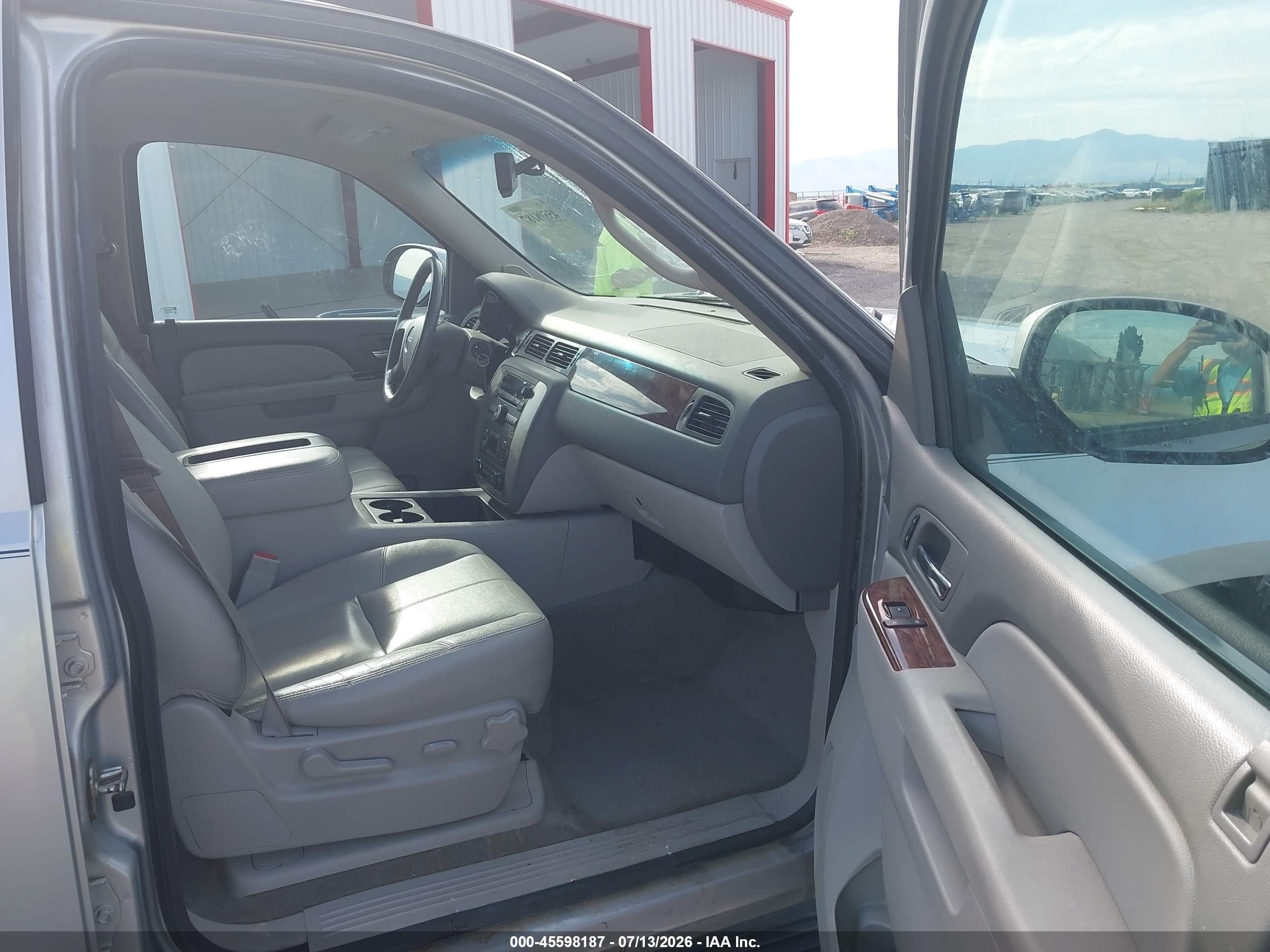 2013 Gmc Yukon Xl 1500 Slt Silver vin: 1GKS2KE71DR112879
