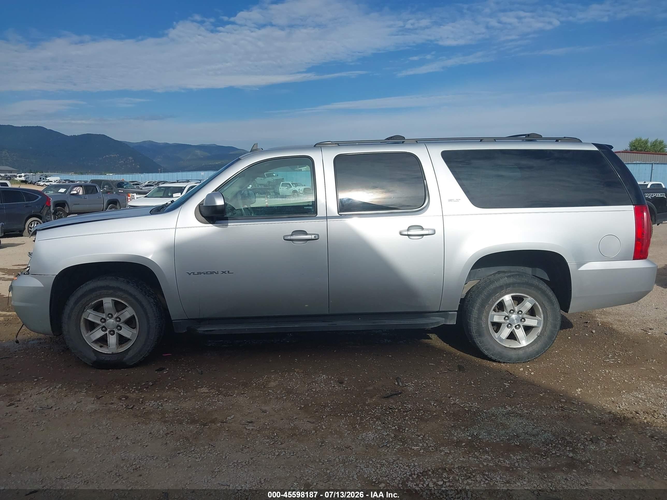 2013 Gmc Yukon Xl 1500 Slt Silver vin: 1GKS2KE71DR112879