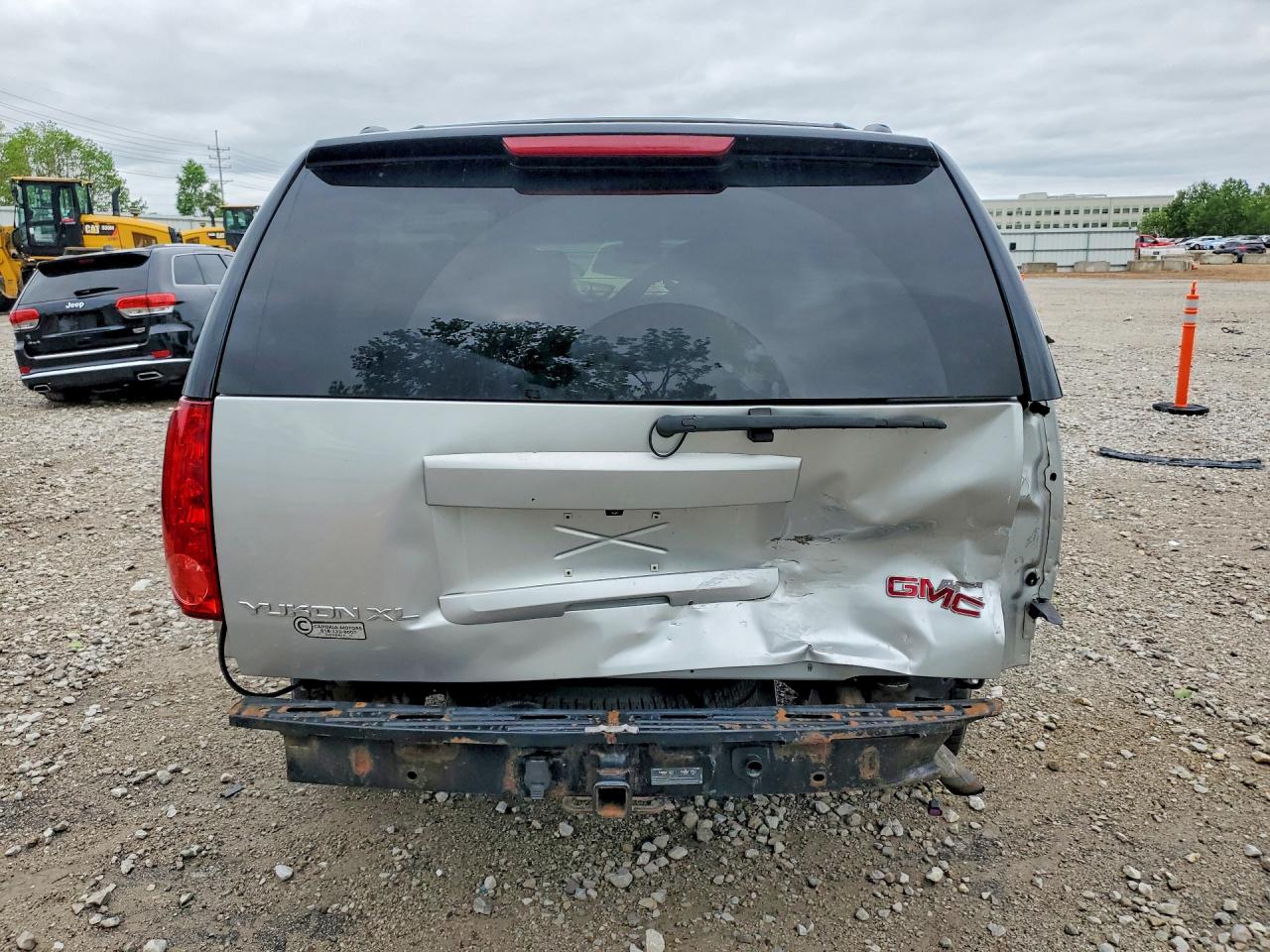2014 Gmc Yukon Xl K1500 Slt Silver vin: 1GKS2KE73ER126767
