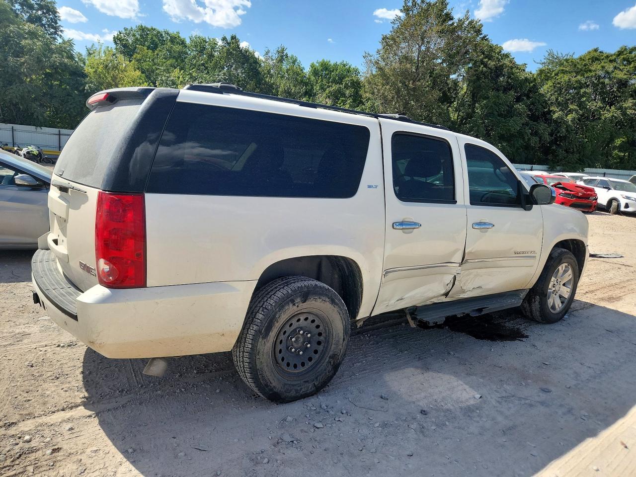 2013 Gmc Yukon Xl K1500 Slt White vin: 1GKS2KE74DR374752