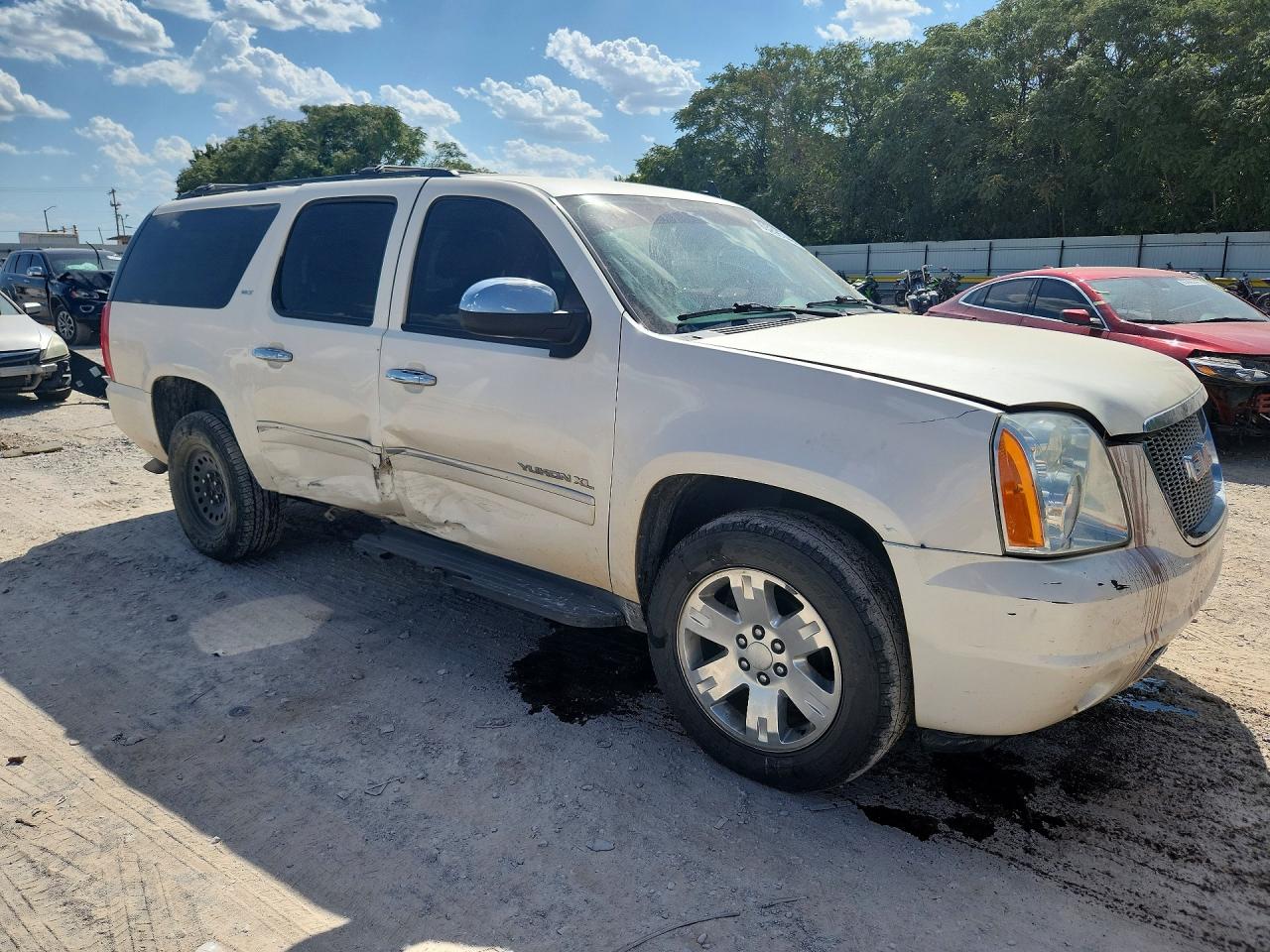 2013 Gmc Yukon Xl K1500 Slt White vin: 1GKS2KE74DR374752