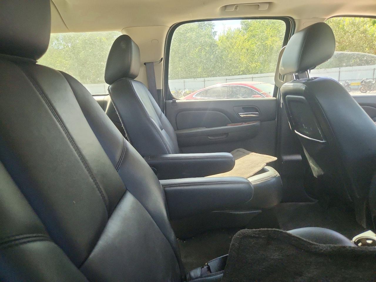 2013 Gmc Yukon Xl K1500 Slt White vin: 1GKS2KE74DR374752