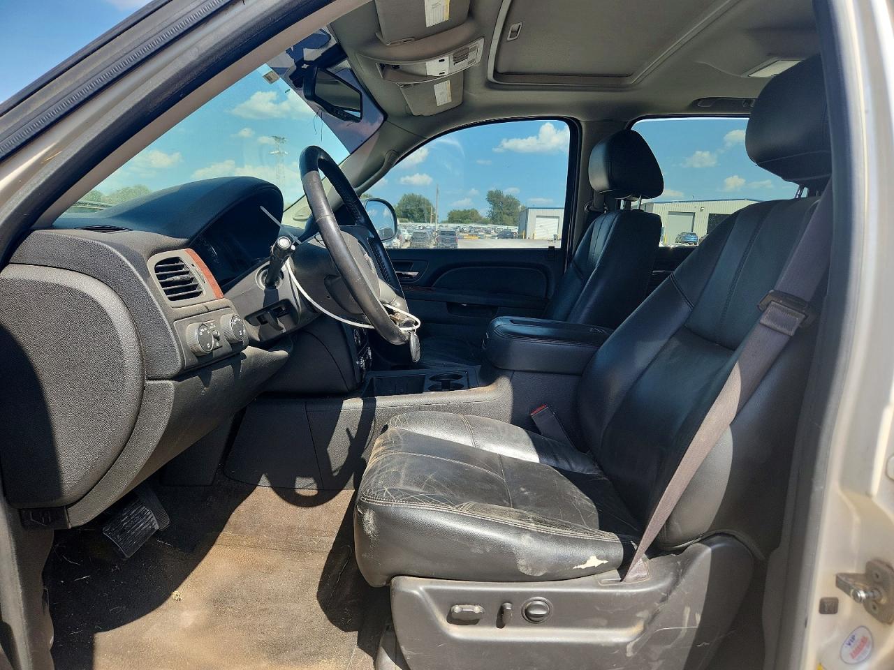 2013 Gmc Yukon Xl K1500 Slt White vin: 1GKS2KE74DR374752