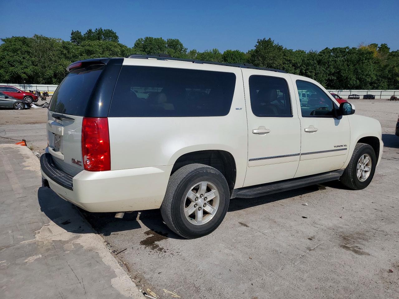 2014 Gmc Yukon Xl K1500 Slt White vin: 1GKS2KE74ER240454