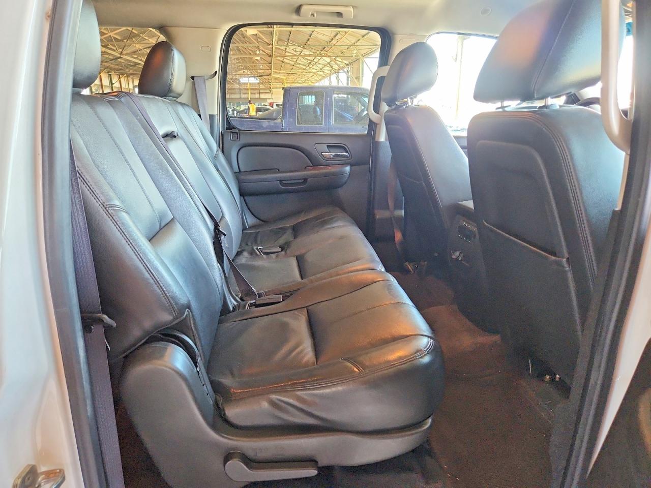 2013 Gmc Yukon Xl K1500 Slt White vin: 1GKS2KE75DR209518