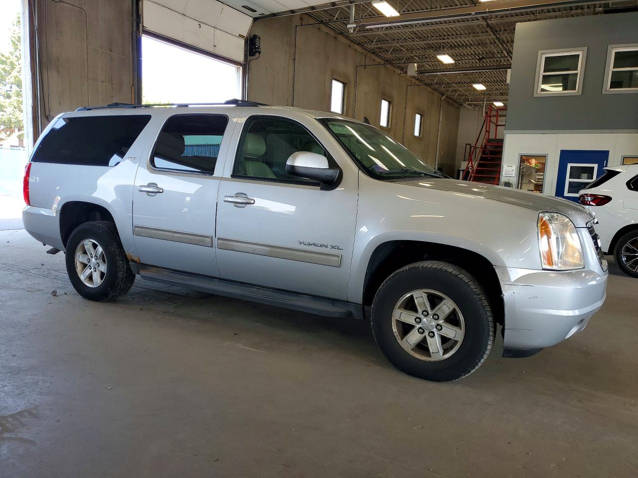 2013 Gmc Yukon Xl K1500 Slt Beige vin: 1GKS2KE75DR338505