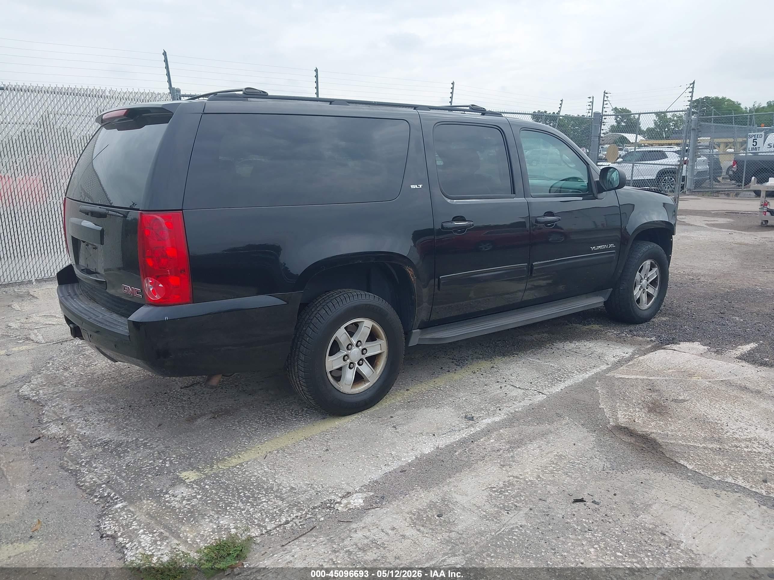 2013 Gmc Yukon Xl 1500 Slt Black vin: 1GKS2KE75DR342733