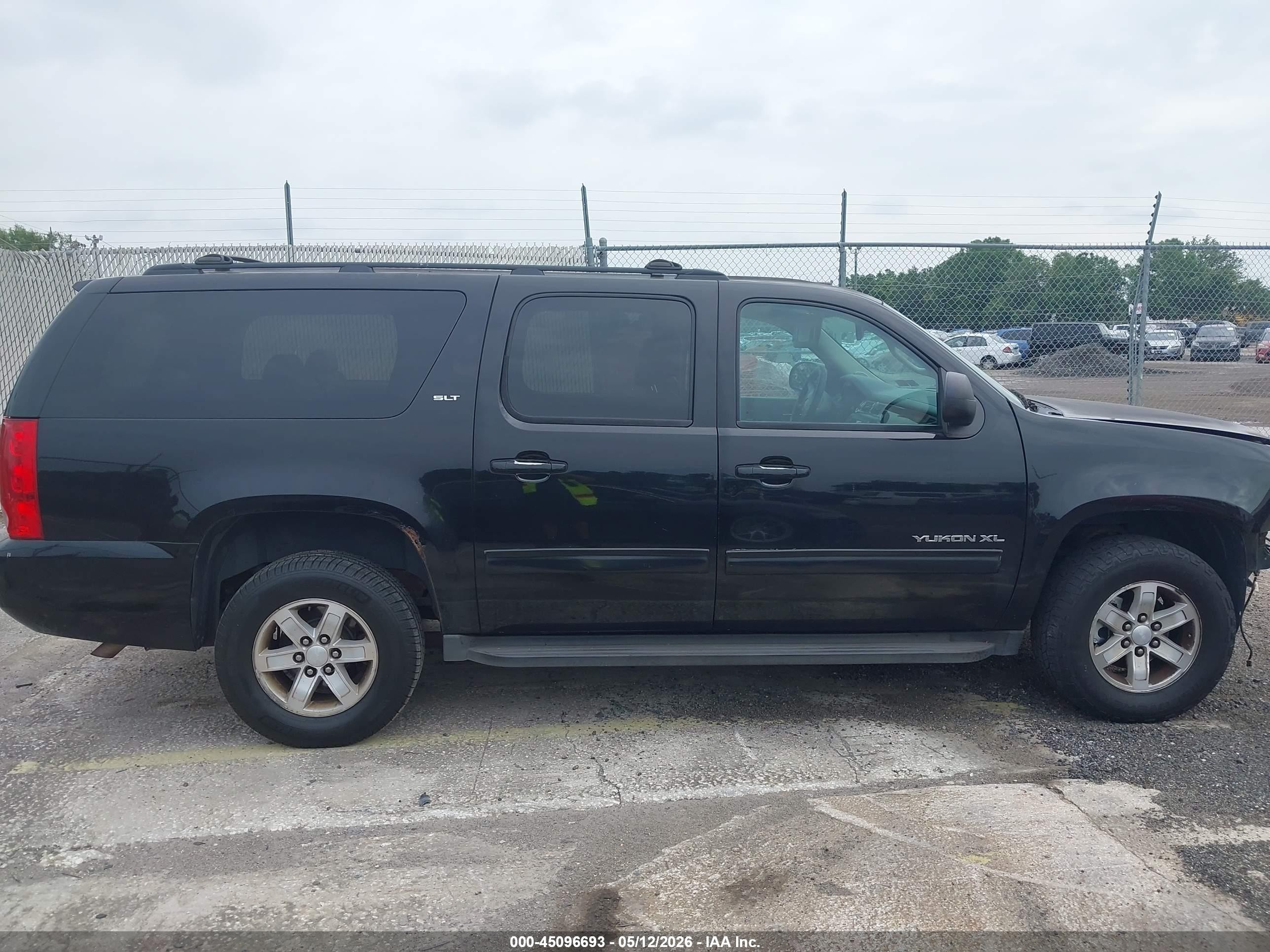 2013 Gmc Yukon Xl 1500 Slt Black vin: 1GKS2KE75DR342733