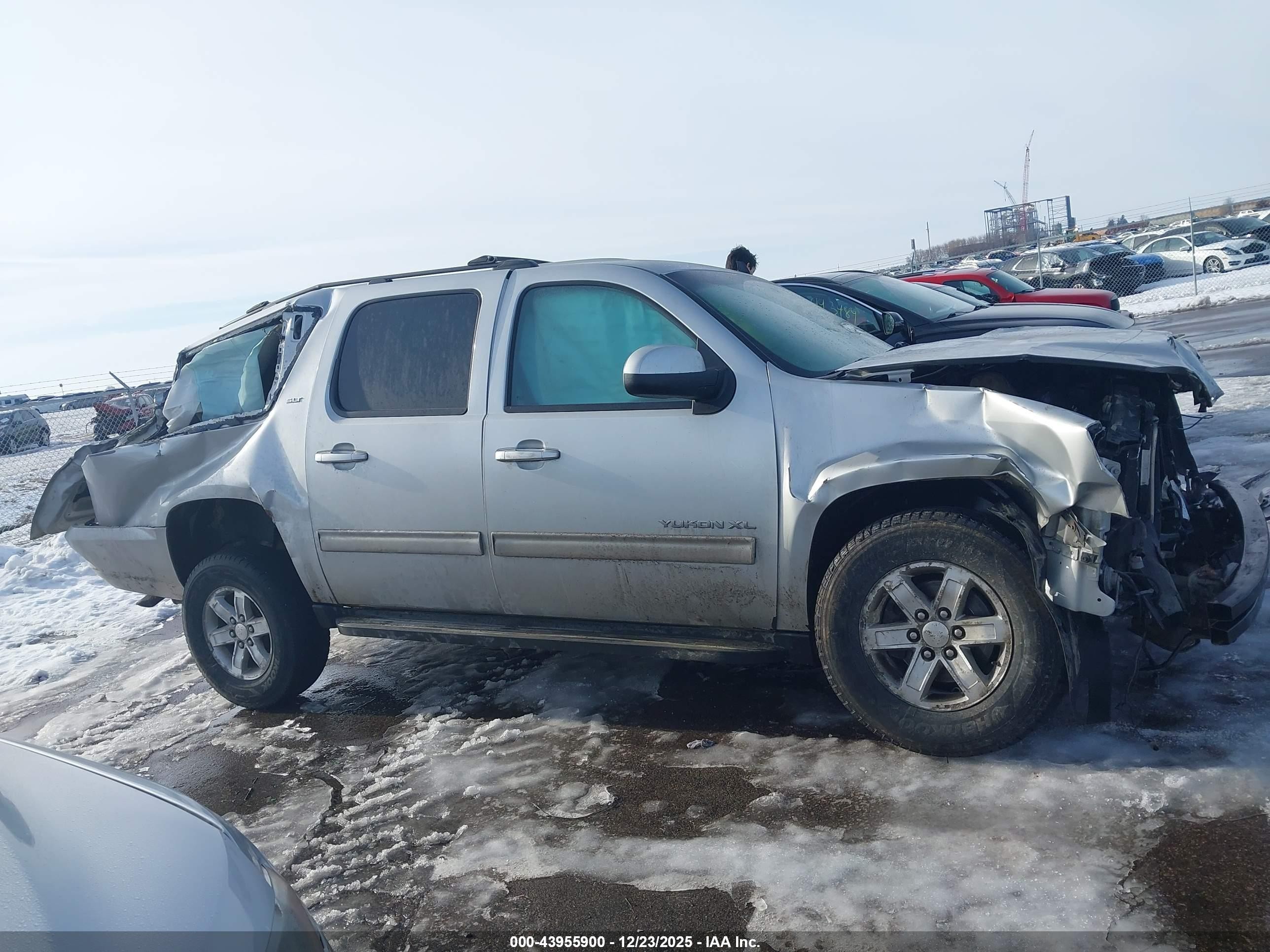 2013 Gmc Yukon Xl 1500 Slt Silver vin: 1GKS2KE79DR180864