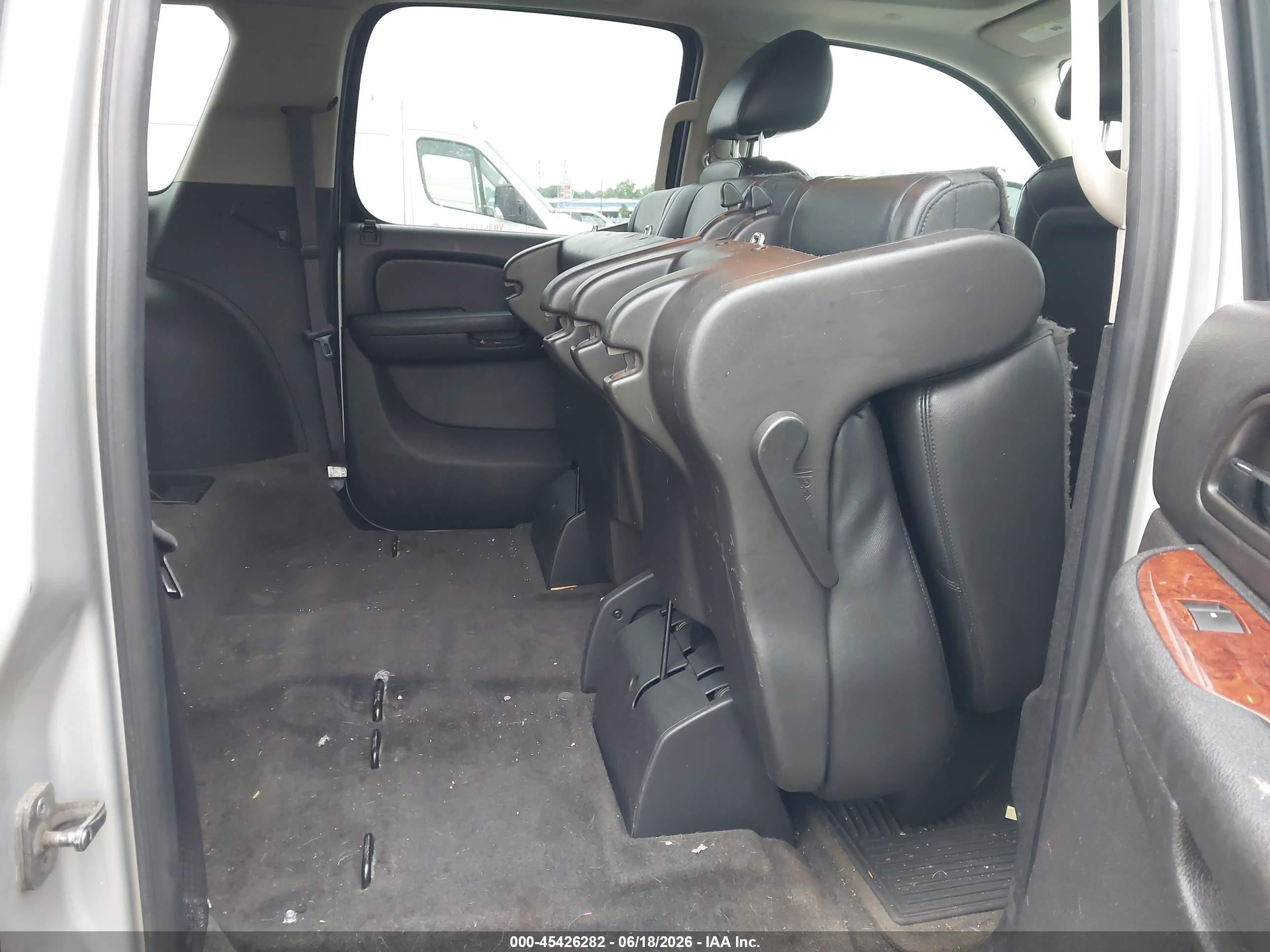 2013 Gmc Yukon Xl 1500 Slt Серебряный vin: 1GKS2KE79DR268412