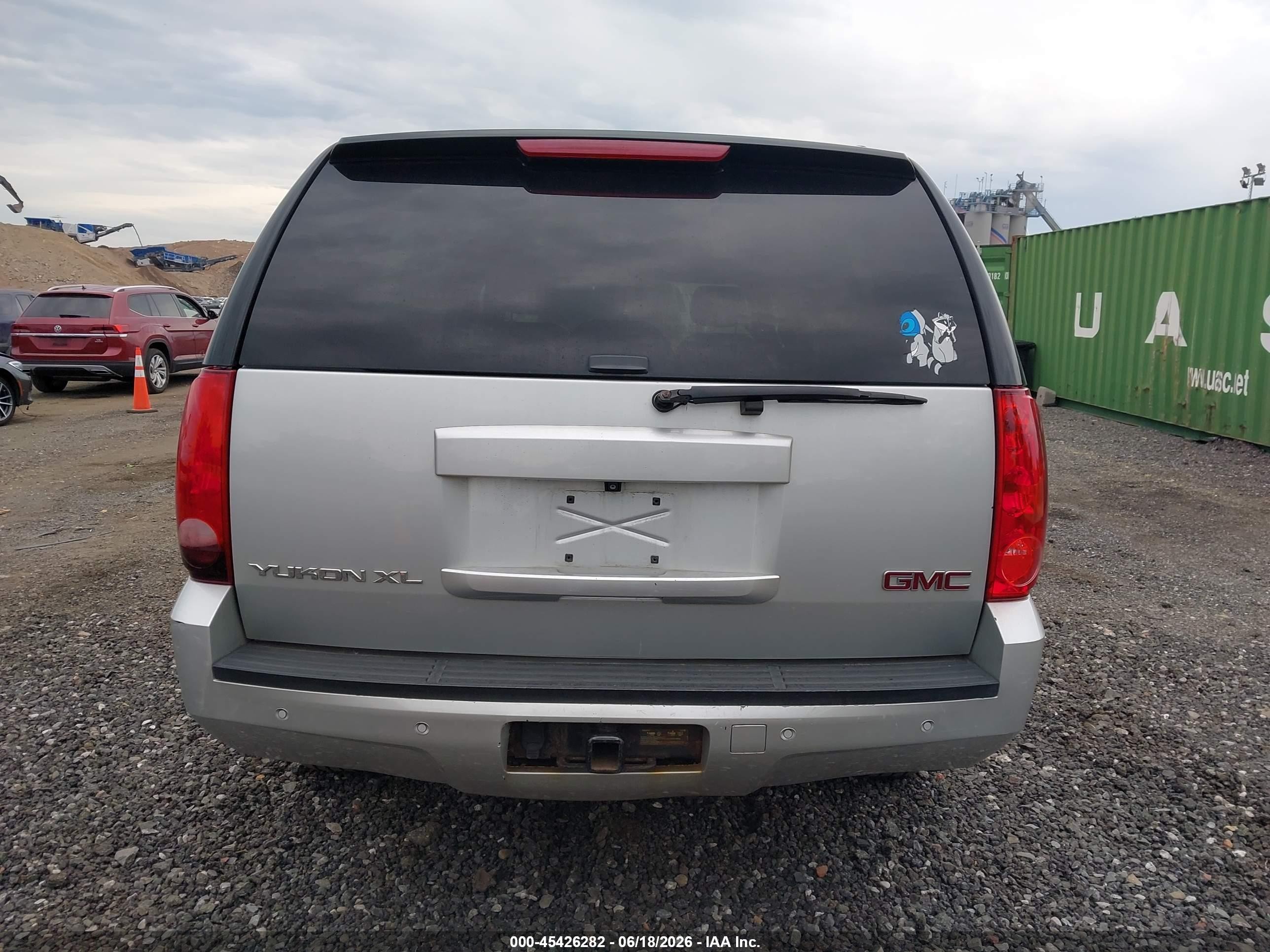 2013 Gmc Yukon Xl 1500 Slt Серебряный vin: 1GKS2KE79DR268412