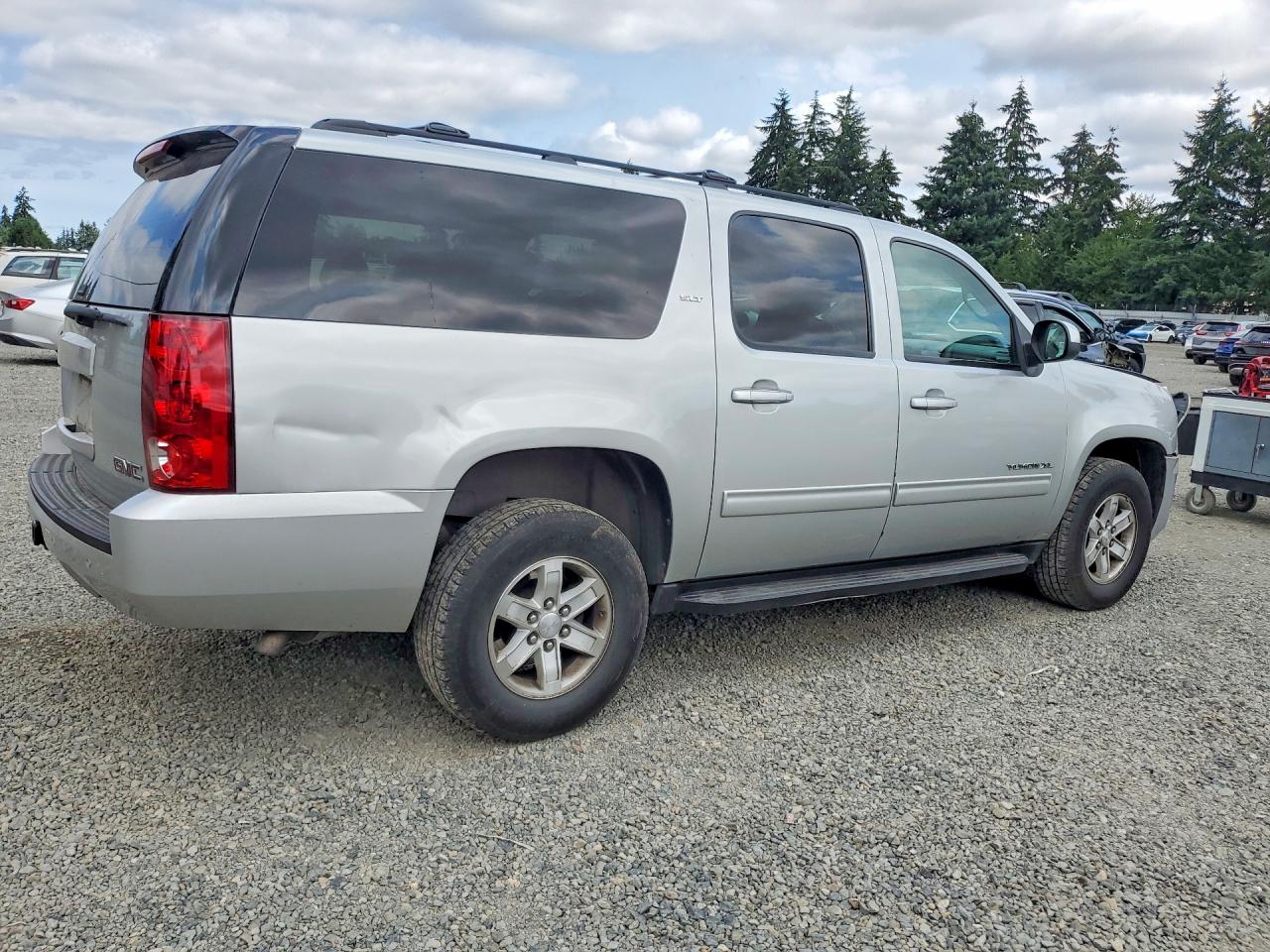 2013 Gmc Yukon Xl K1500 Slt Silver vin: 1GKS2KE79DR320847