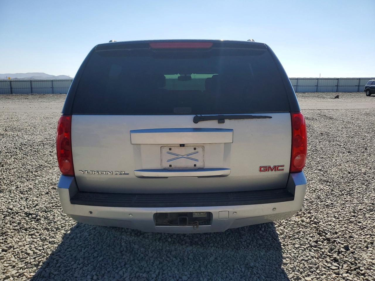 2013 Gmc Yukon Xl K1500 Slt Silver vin: 1GKS2KE7XDR305385