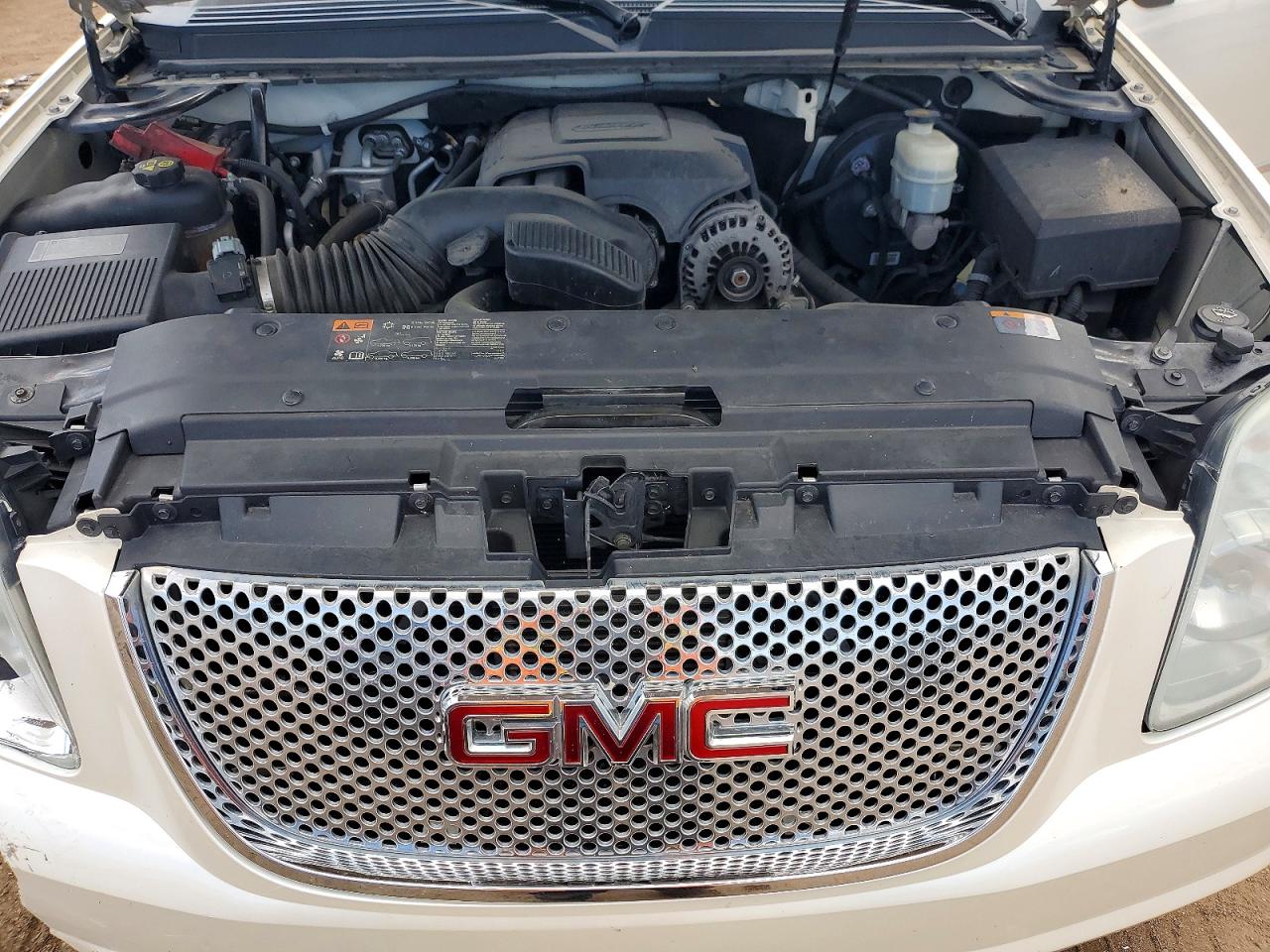 2011 Gmc Yukon Xl Denali Cream vin: 1GKS2MEF0BR394528