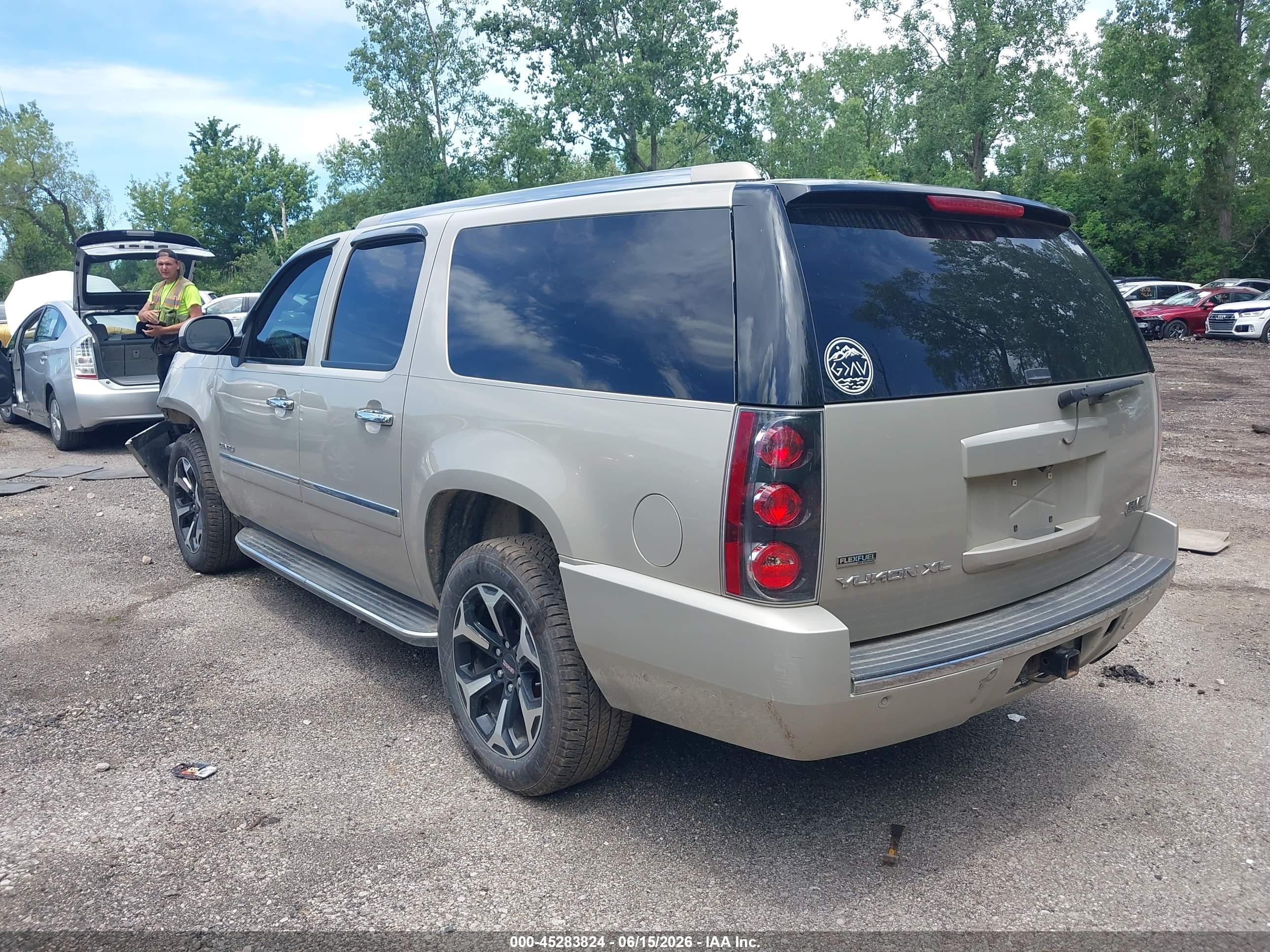 2012 Gmc Yukon Xl 1500 Denali Champagne vin: 1GKS2MEF0CR217141