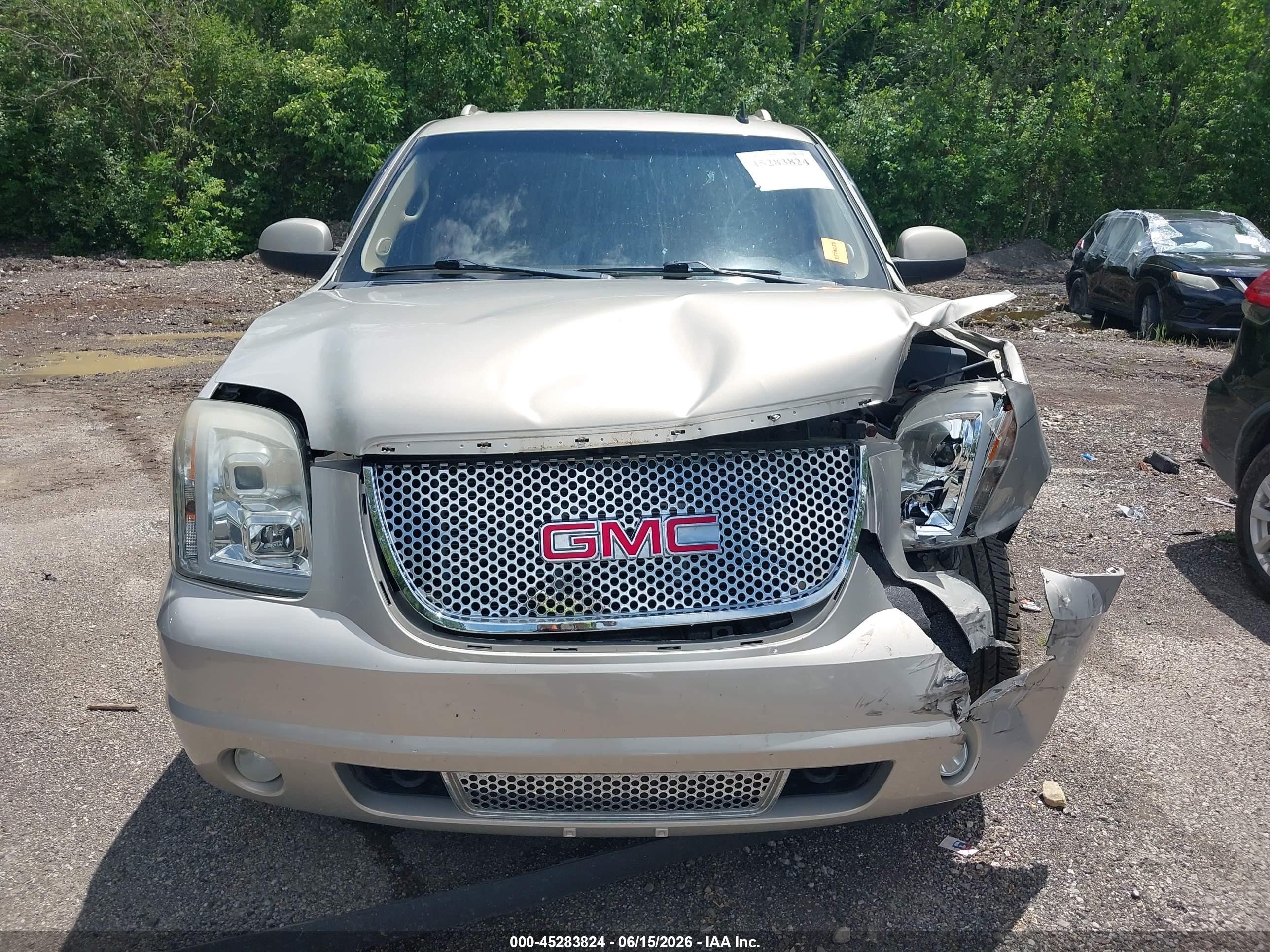 2012 Gmc Yukon Xl 1500 Denali Champagne vin: 1GKS2MEF0CR217141