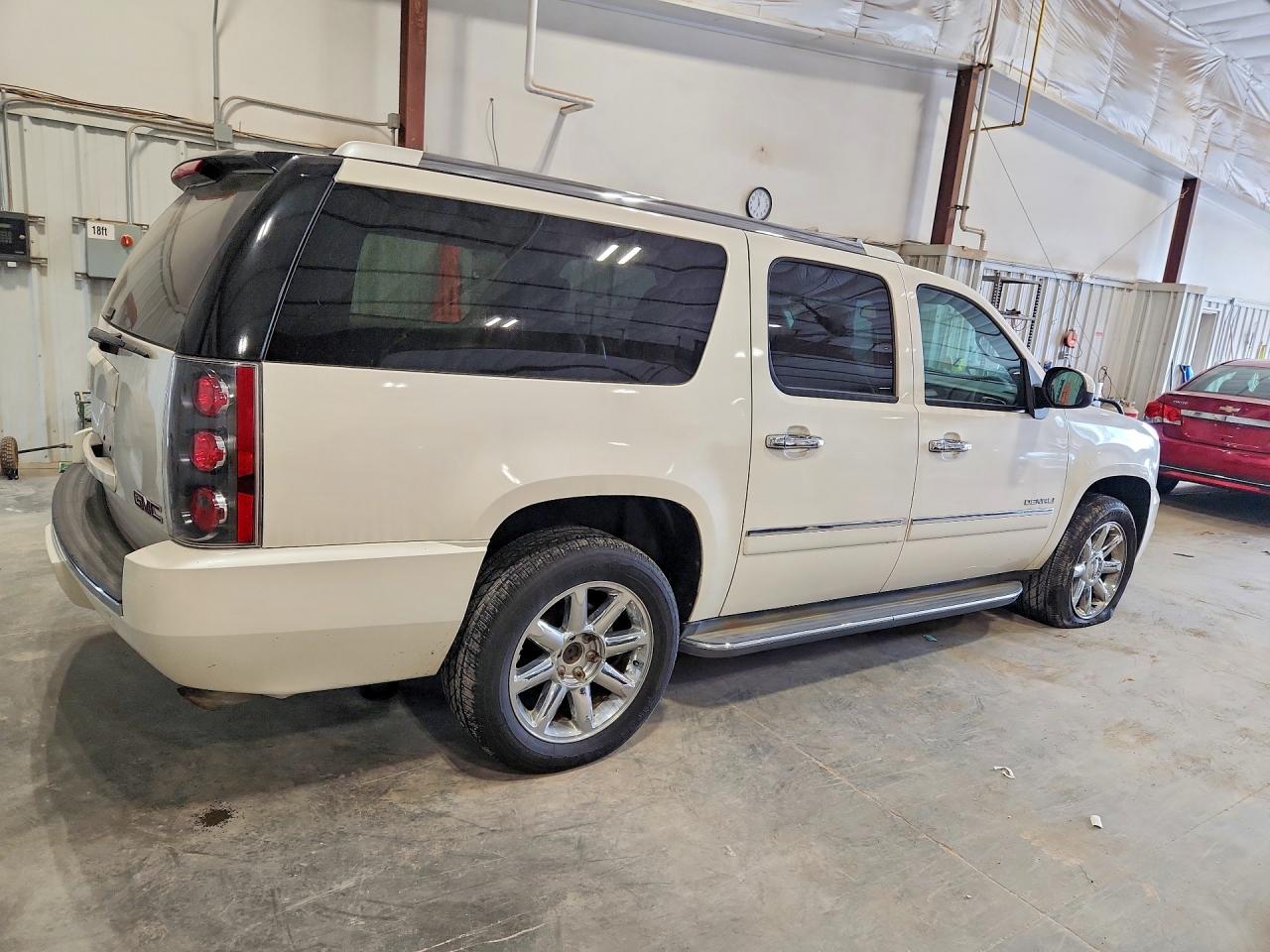 2013 Gmc Yukon Xl Denali Белый vin: 1GKS2MEF0DR158397