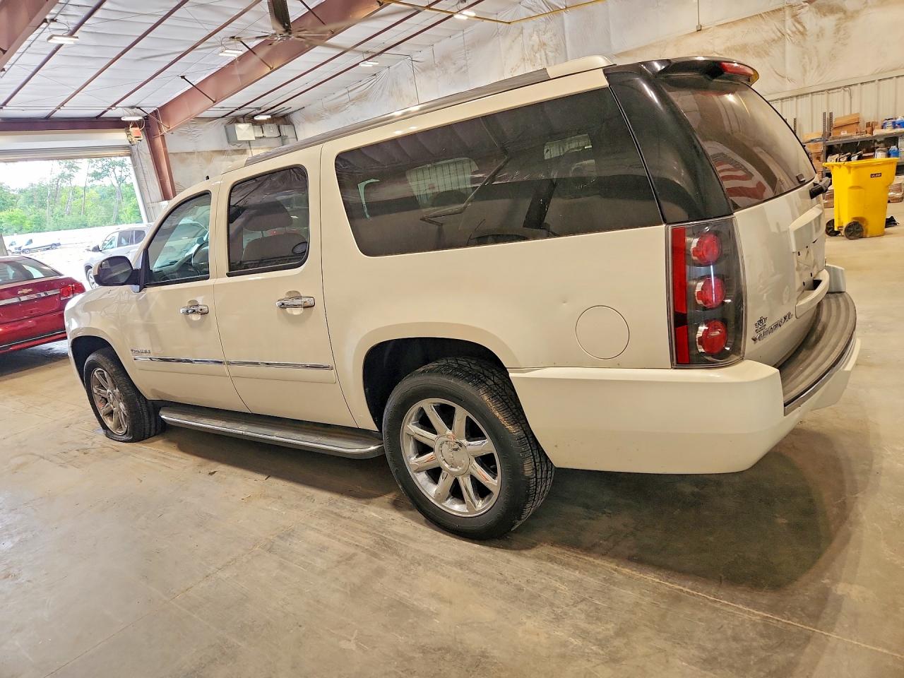 2013 Gmc Yukon Xl Denali Белый vin: 1GKS2MEF0DR158397