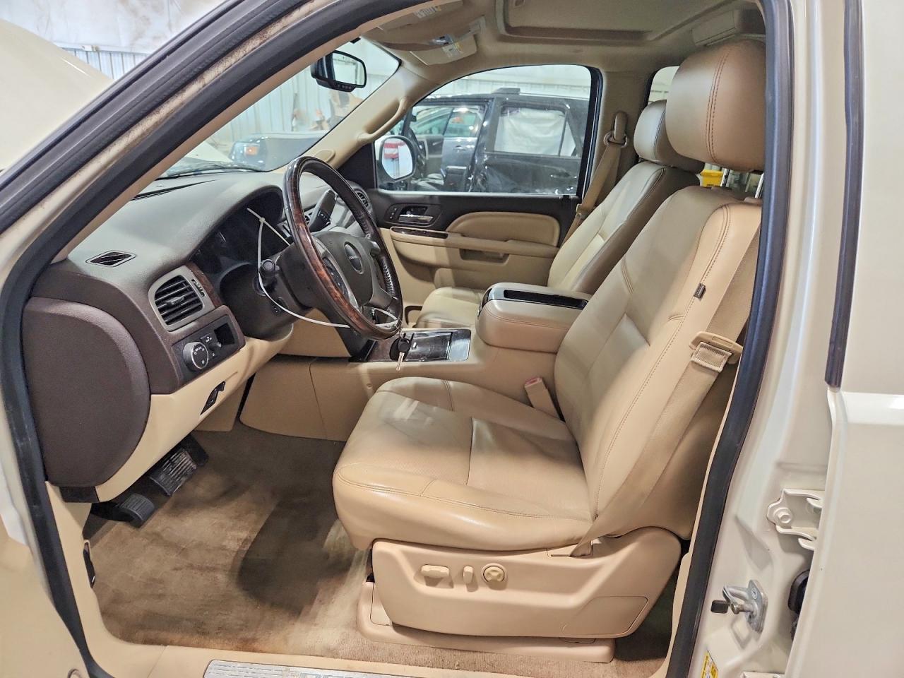2013 Gmc Yukon Xl Denali Белый vin: 1GKS2MEF0DR158397