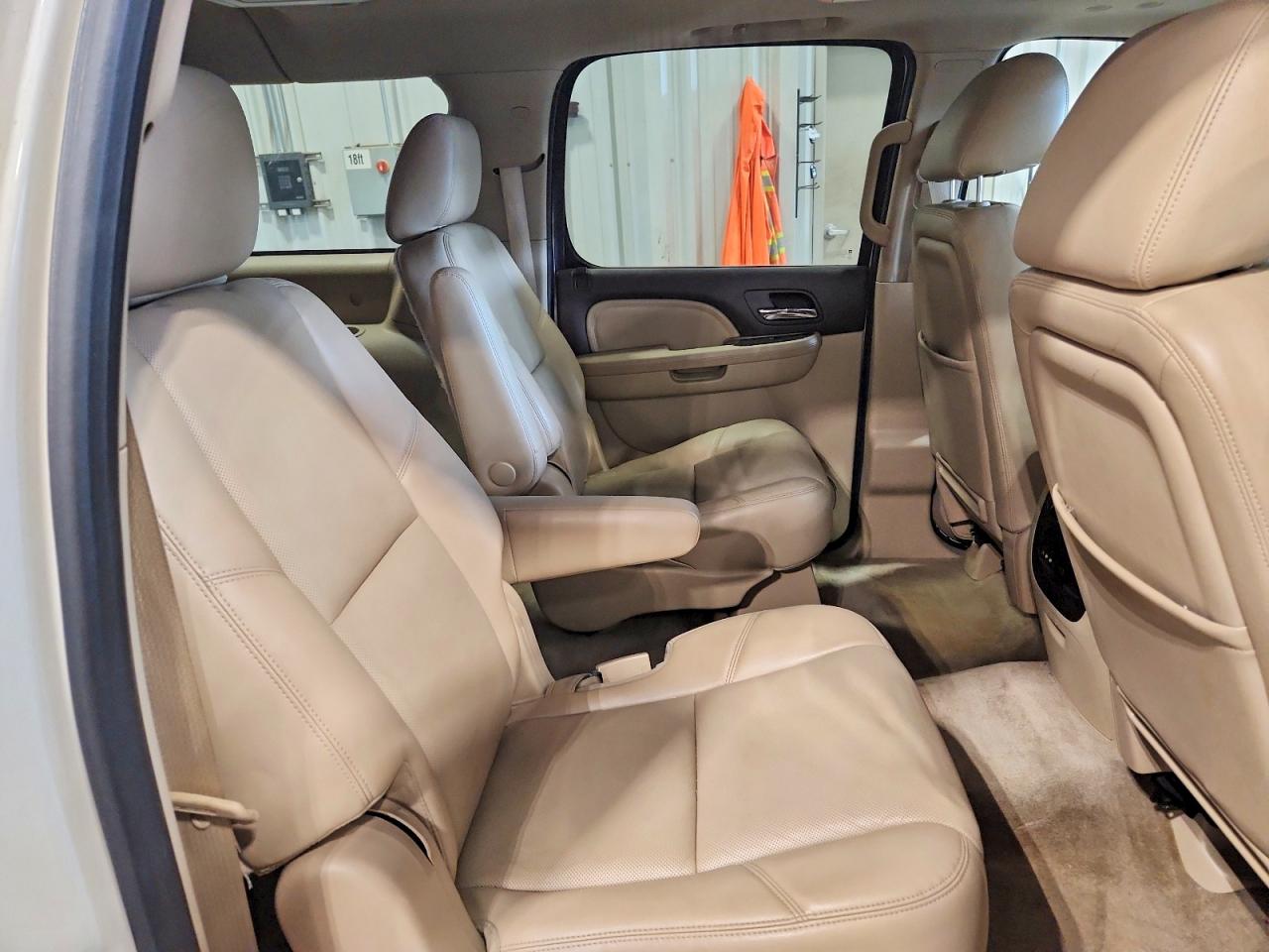 2013 Gmc Yukon Xl Denali Белый vin: 1GKS2MEF0DR158397