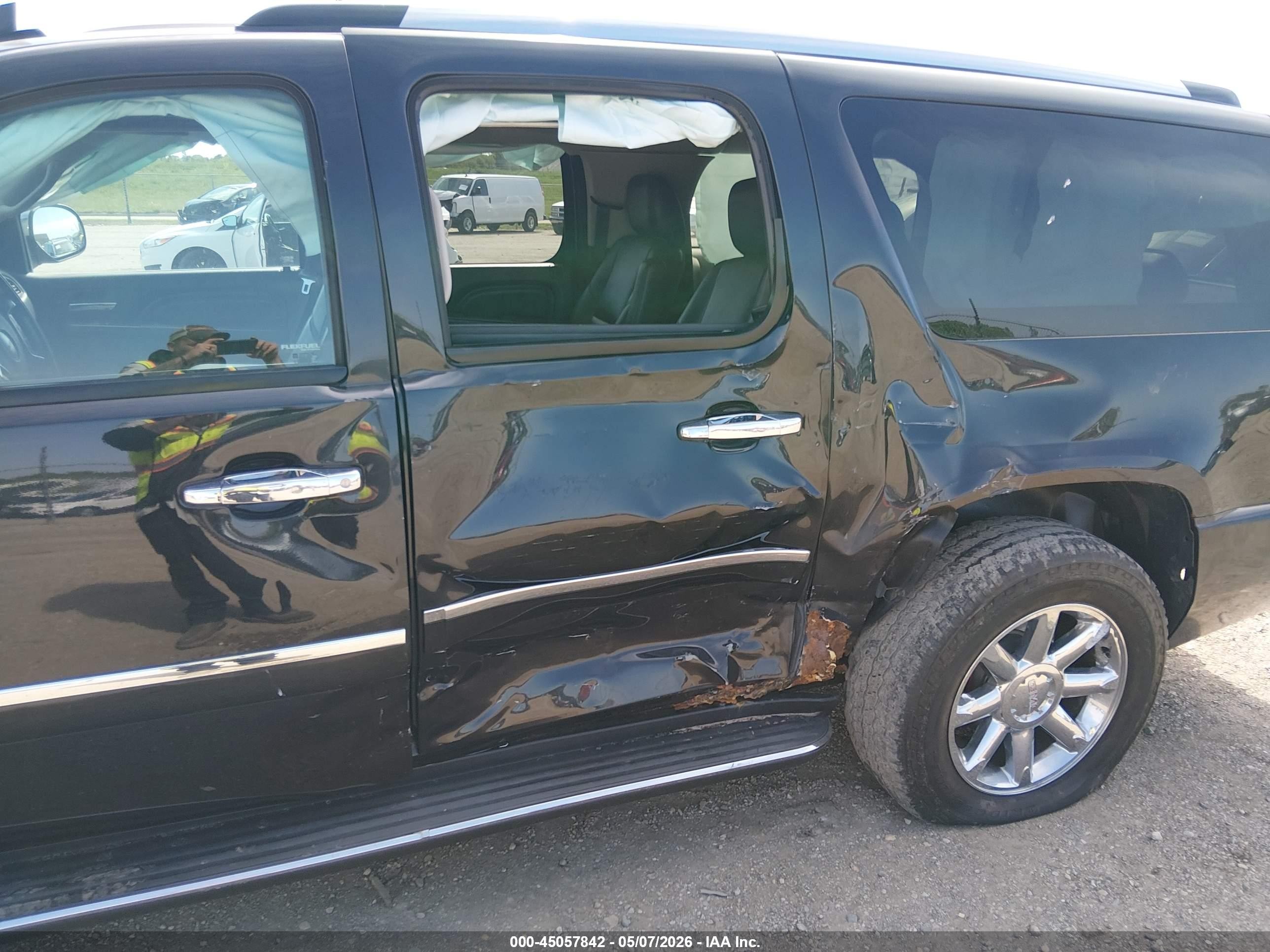 2013 Gmc Yukon Xl 1500 Denali Black vin: 1GKS2MEF0DR175314