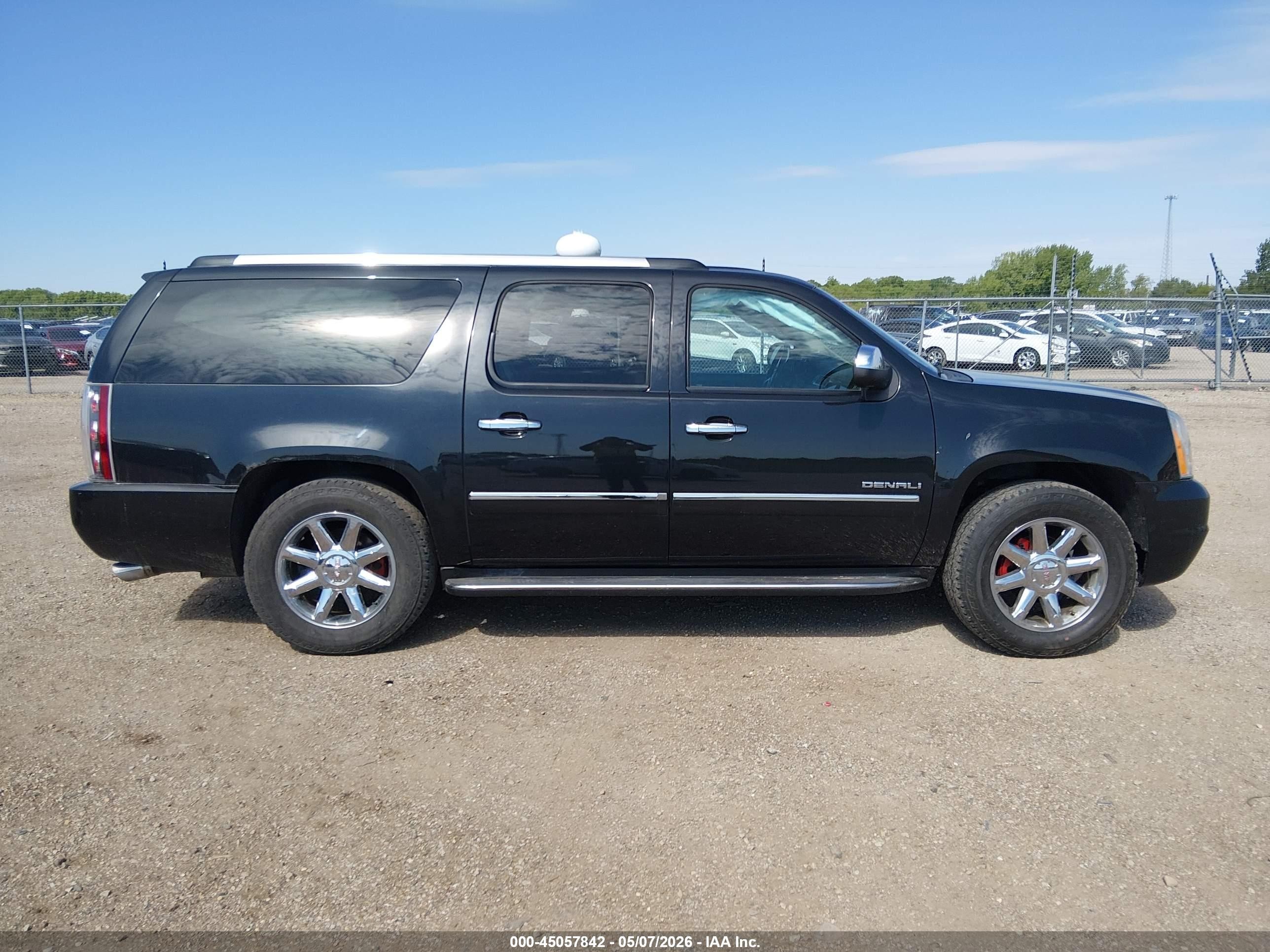 2013 Gmc Yukon Xl 1500 Denali Black vin: 1GKS2MEF0DR175314