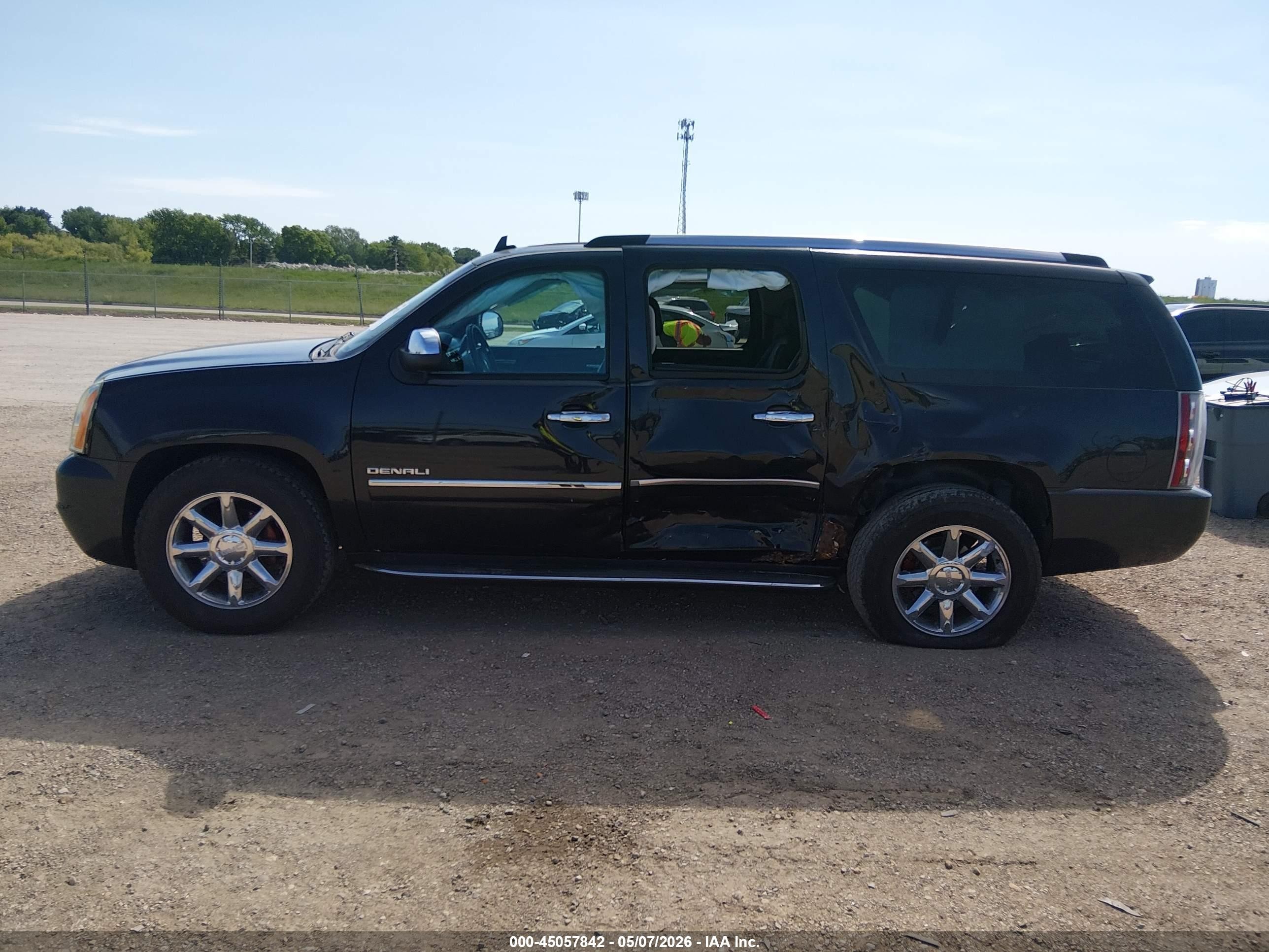 2013 Gmc Yukon Xl 1500 Denali Black vin: 1GKS2MEF0DR175314