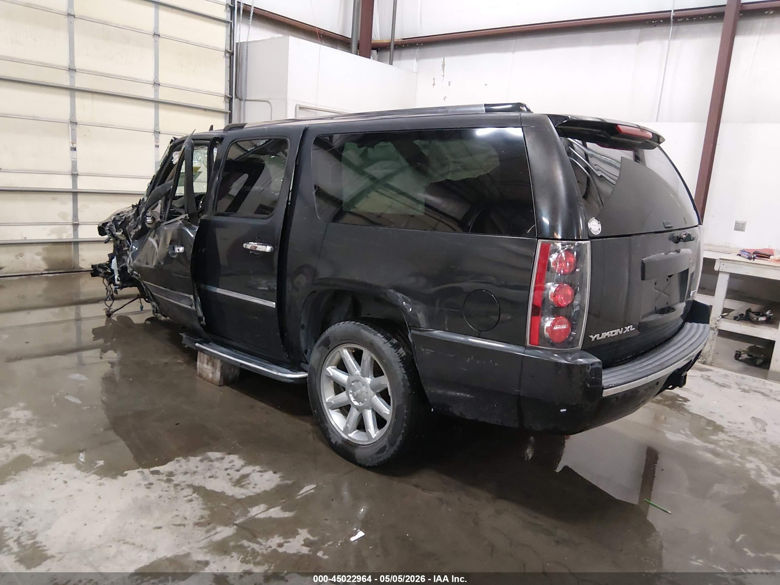 2013 Gmc Yukon Xl 1500 Denali Black vin: 1GKS2MEF0DR315703