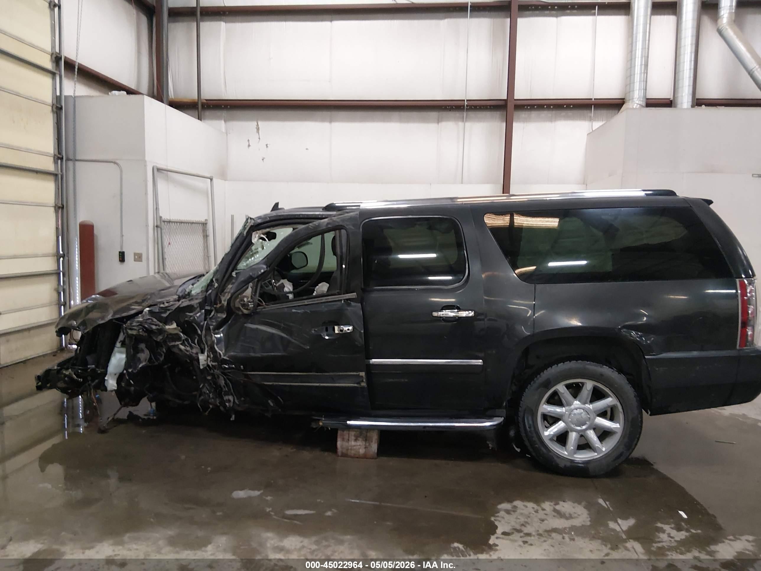 2013 Gmc Yukon Xl 1500 Denali Black vin: 1GKS2MEF0DR315703