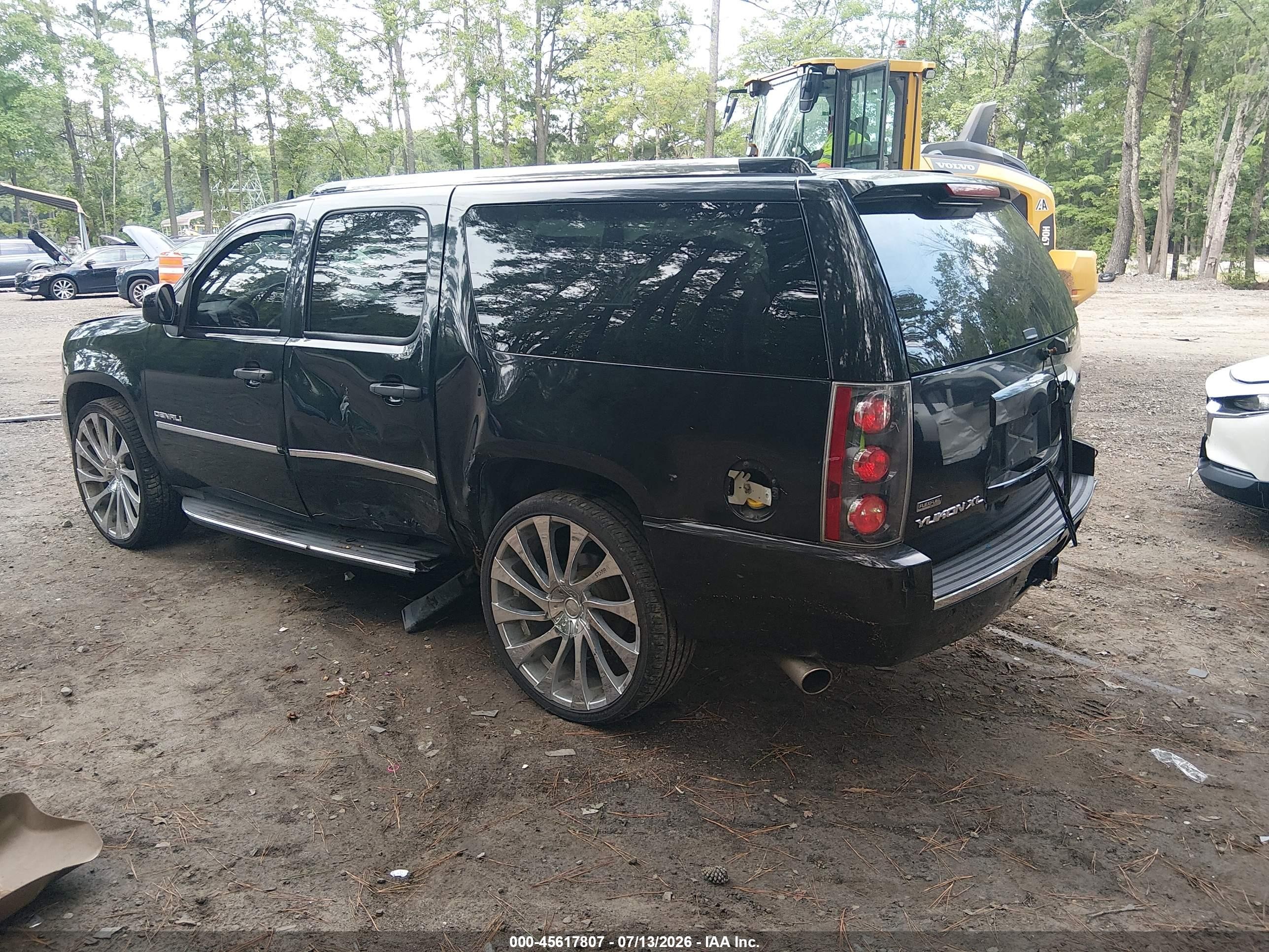 2011 Gmc Yukon Xl 1500 Denali Black vin: 1GKS2MEF1BR117645