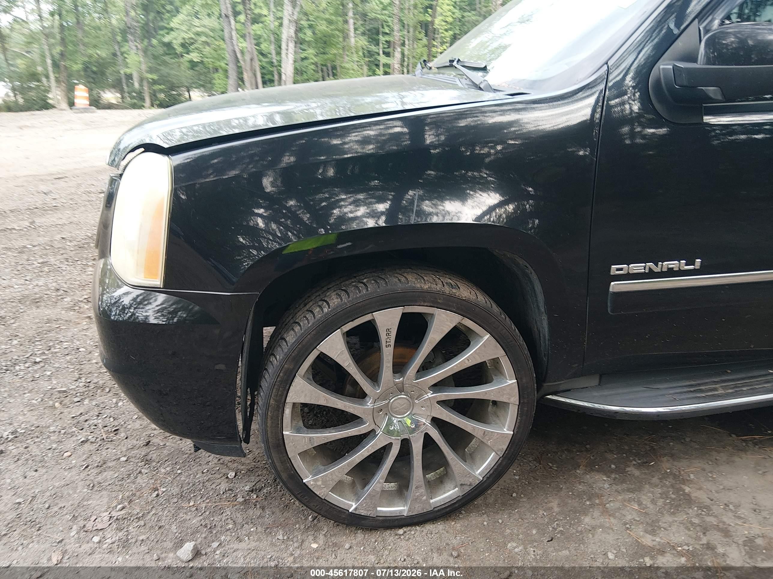 2011 Gmc Yukon Xl 1500 Denali Black vin: 1GKS2MEF1BR117645