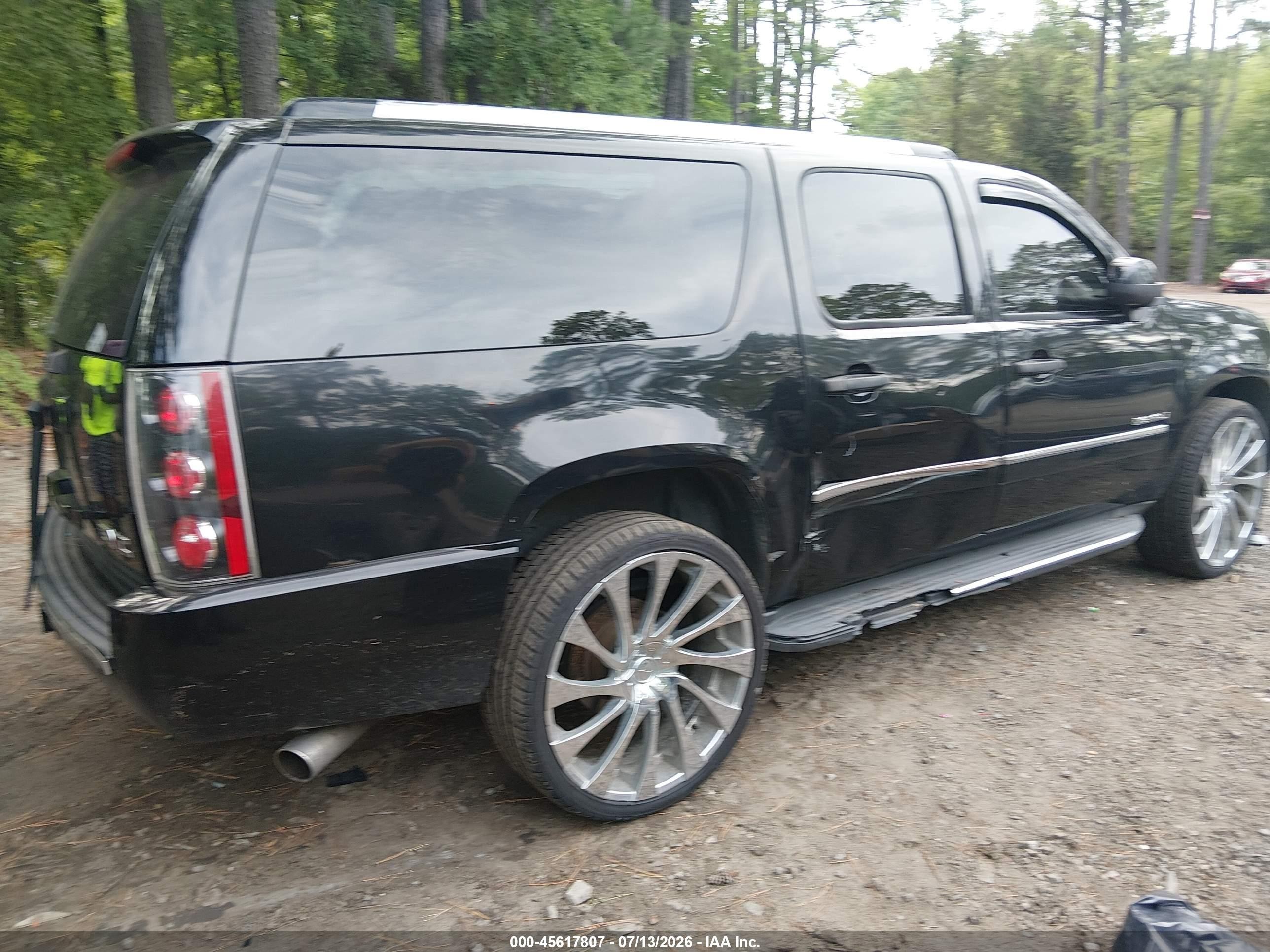 2011 Gmc Yukon Xl 1500 Denali Black vin: 1GKS2MEF1BR117645