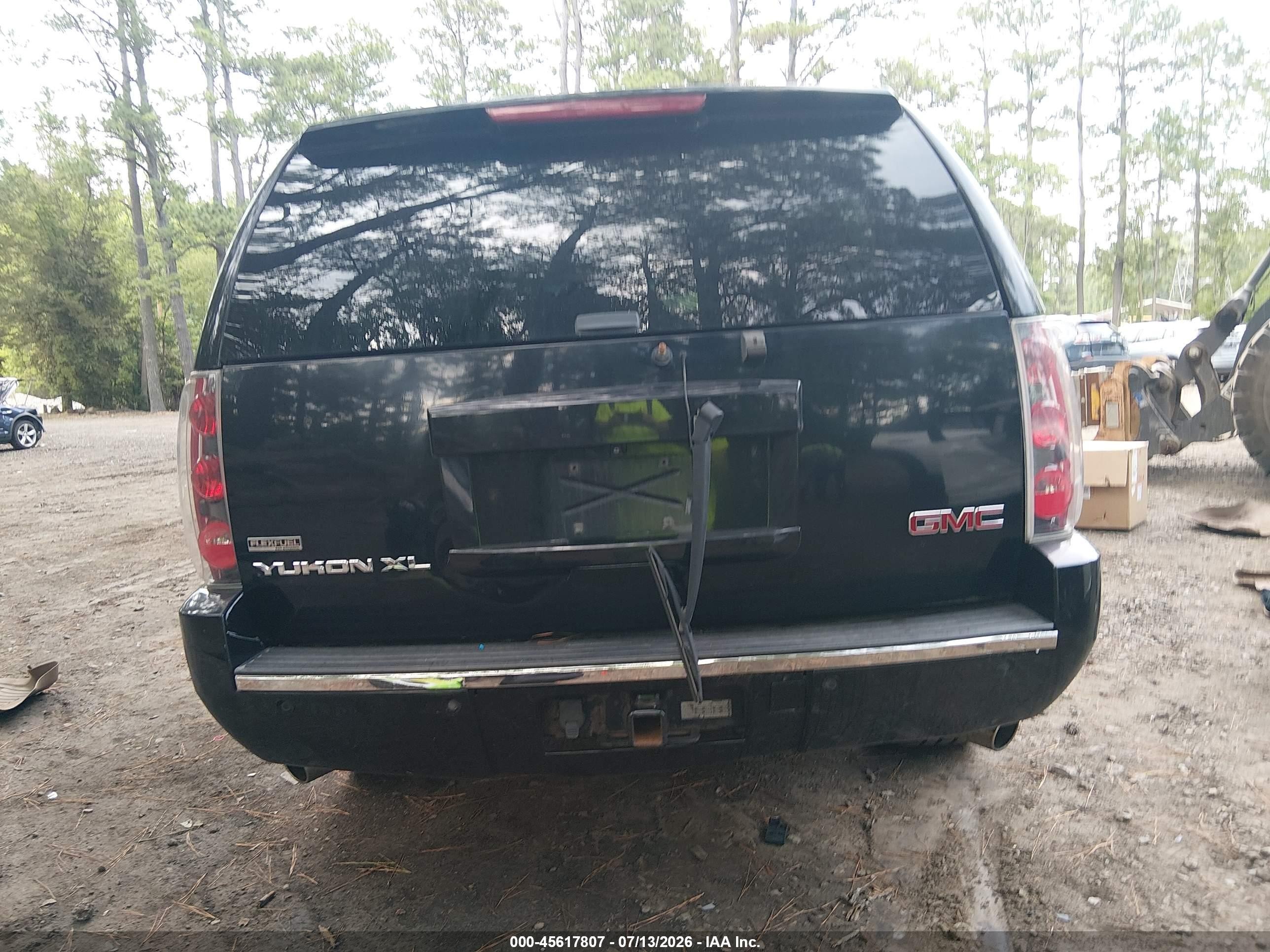 2011 Gmc Yukon Xl 1500 Denali Black vin: 1GKS2MEF1BR117645