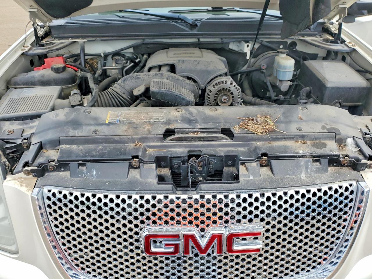 2011 Gmc Yukon Xl Denali White vin: 1GKS2MEF1BR187047