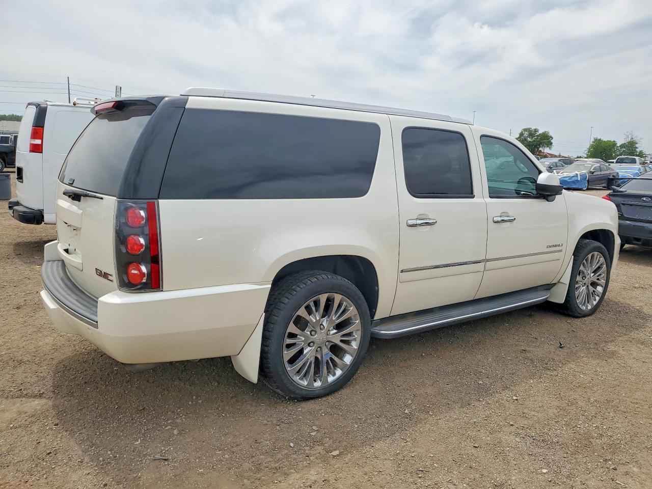 2011 Gmc Yukon Xl Denali White vin: 1GKS2MEF1BR187047