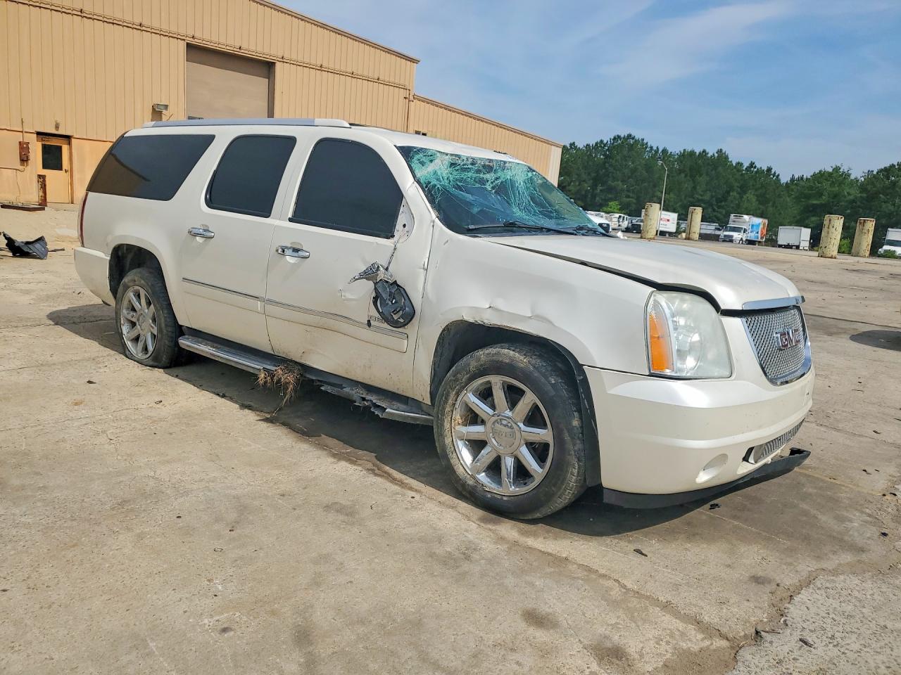 2011 Gmc Yukon Xl Denali White vin: 1GKS2MEF1BR297094
