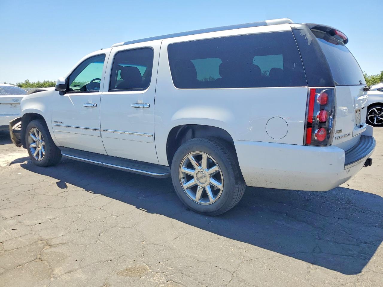 2011 Gmc Yukon Xl Denali Белый vin: 1GKS2MEF1BR355026