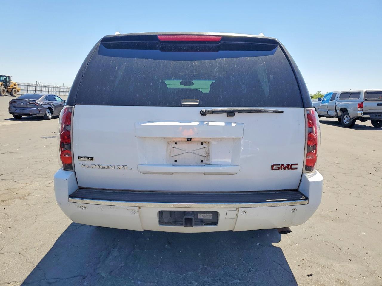 2011 Gmc Yukon Xl Denali Белый vin: 1GKS2MEF1BR355026