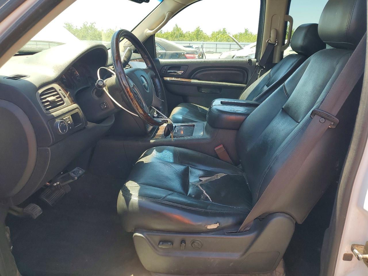 2011 Gmc Yukon Xl Denali Белый vin: 1GKS2MEF1BR355026