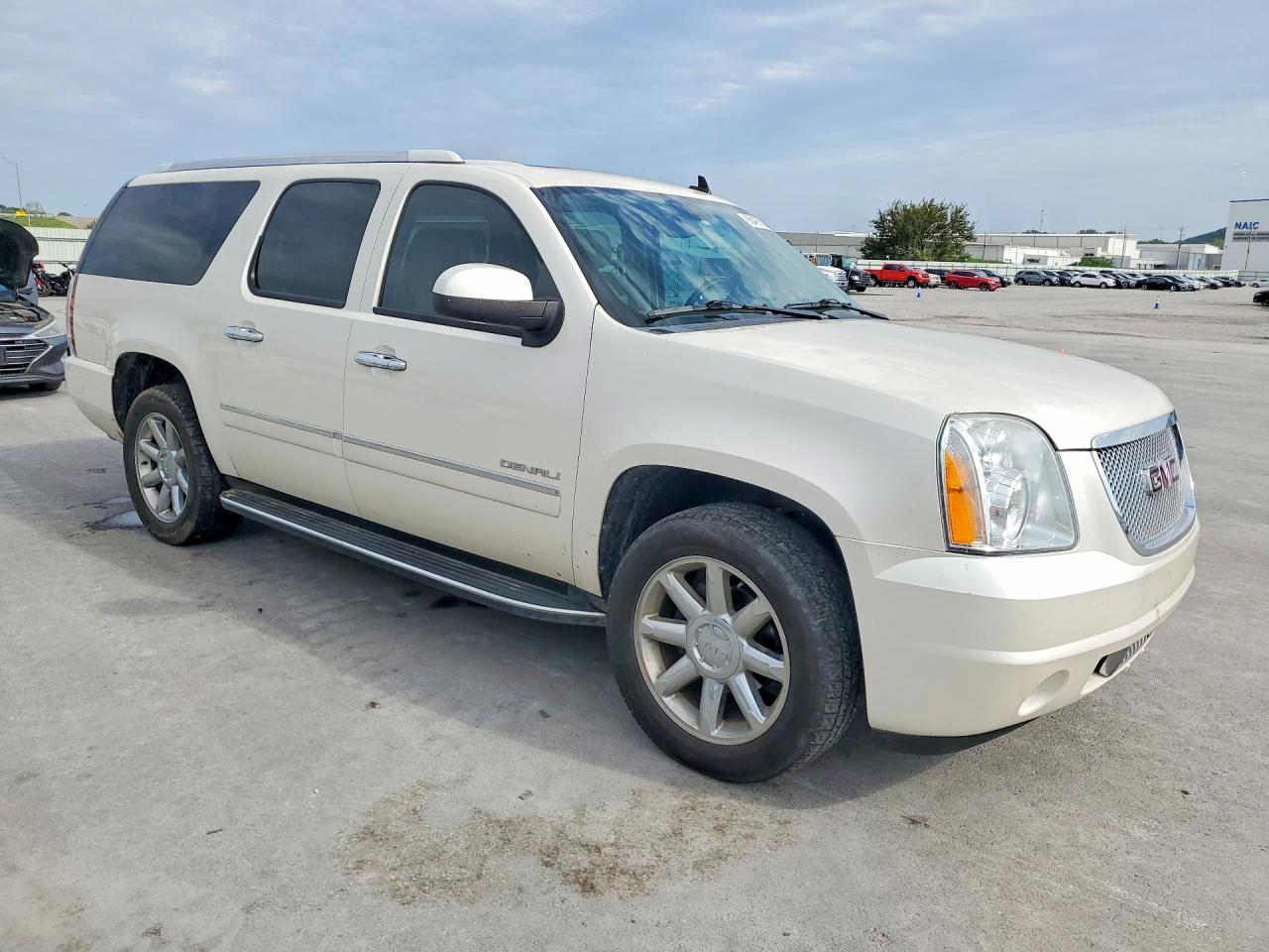 2011 Gmc Yukon Xl Denali Кремовый vin: 1GKS2MEF1BR373932